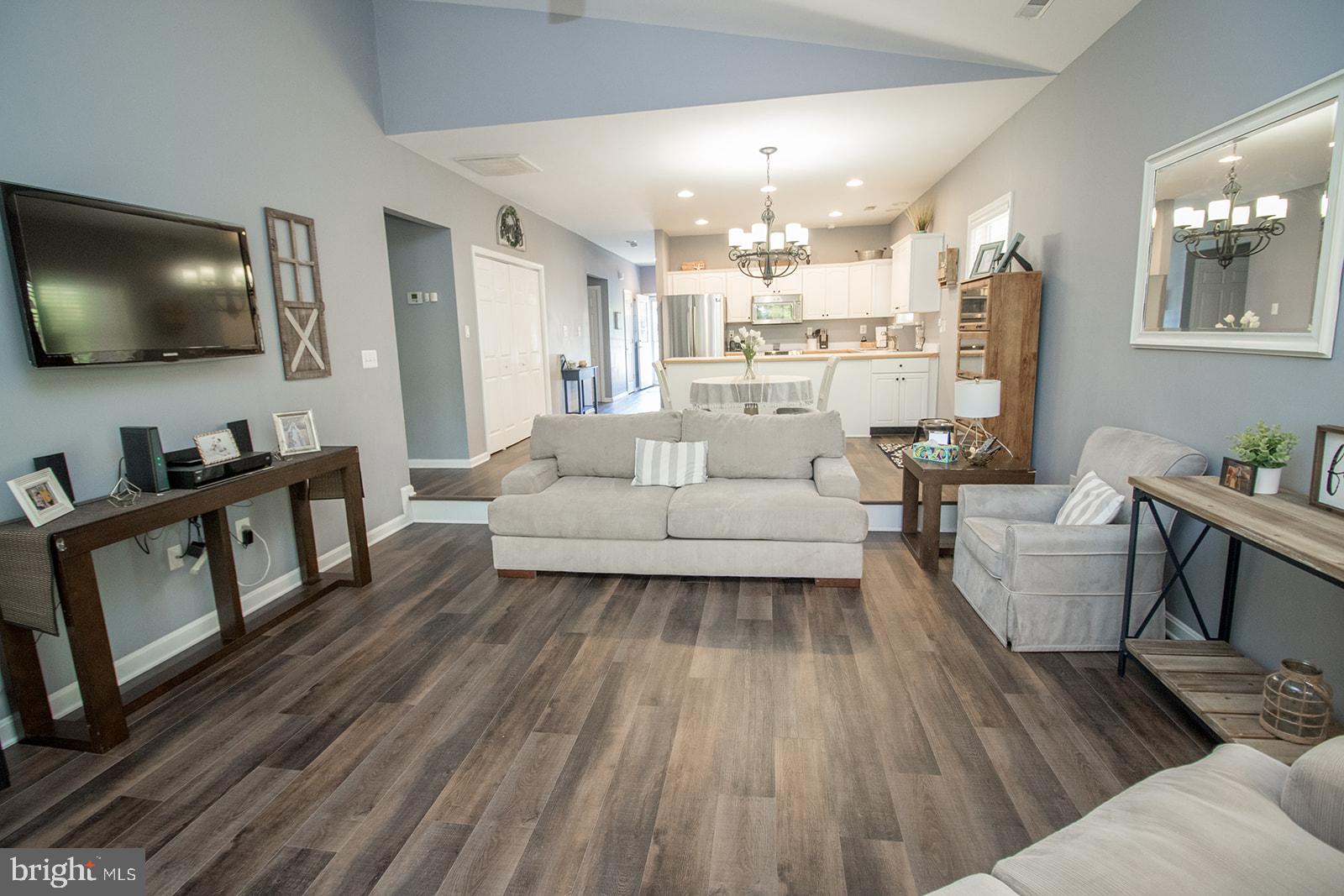 POTOMAC BEACH - Residential