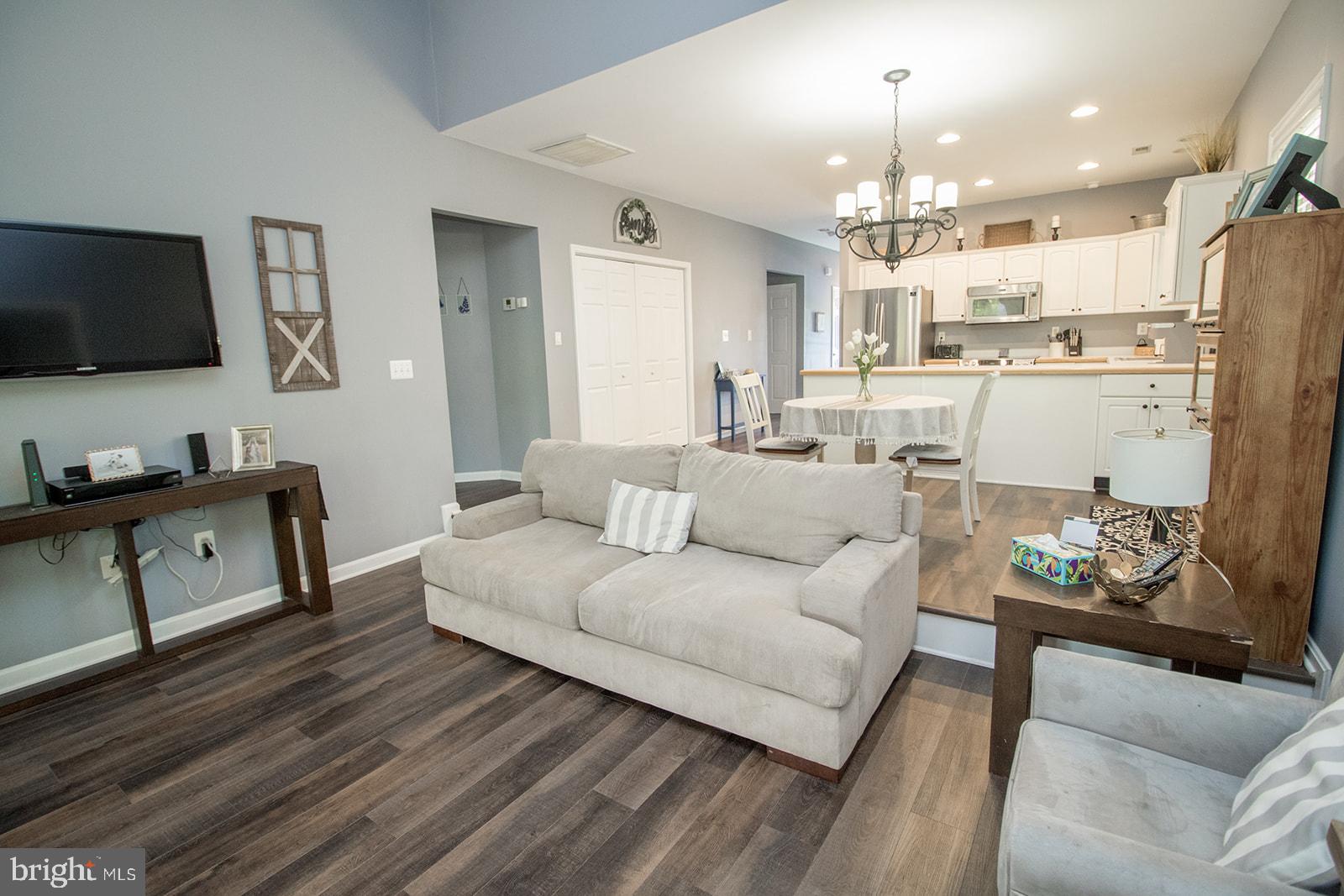 POTOMAC BEACH - Residential