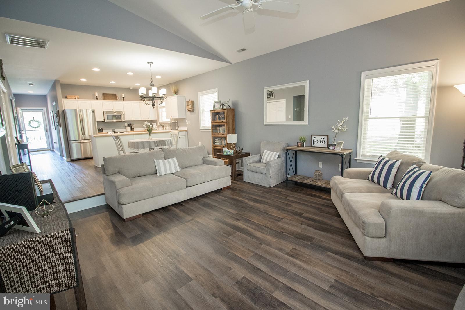 POTOMAC BEACH - Residential