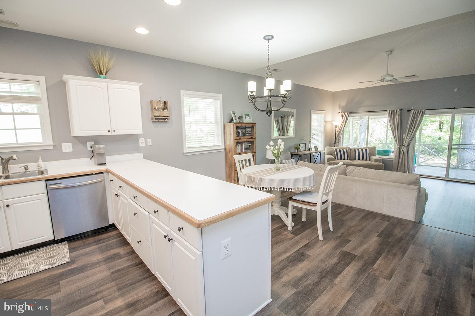 POTOMAC BEACH - Residential