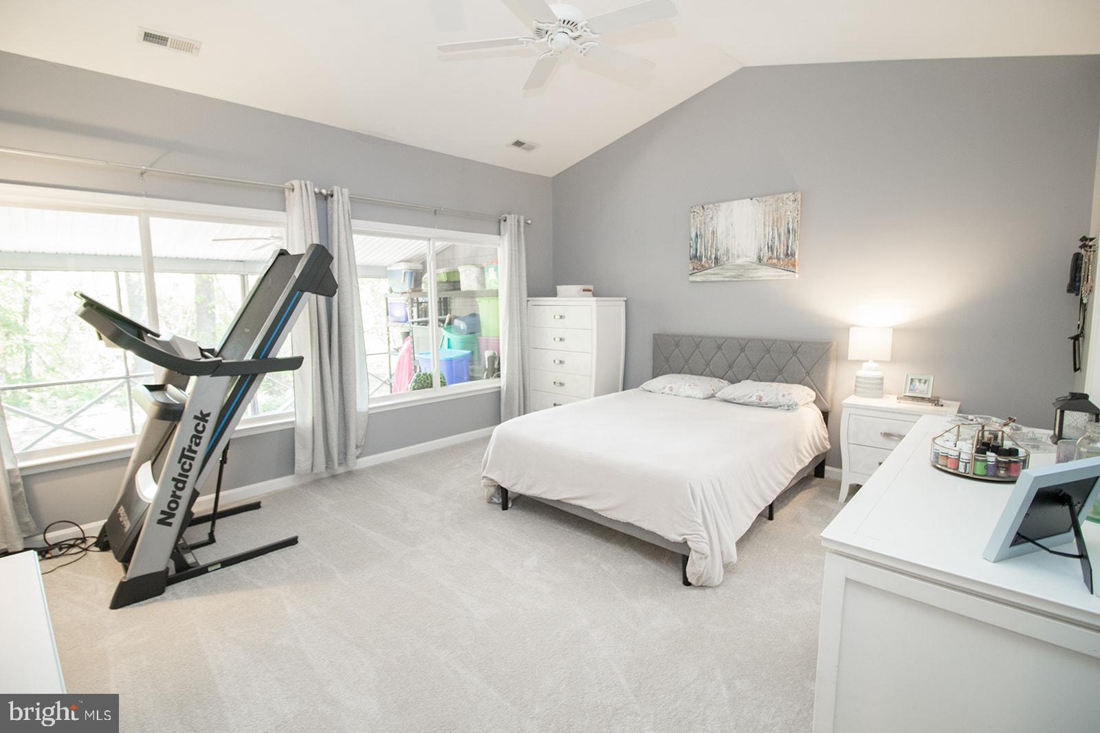 POTOMAC BEACH - Residential