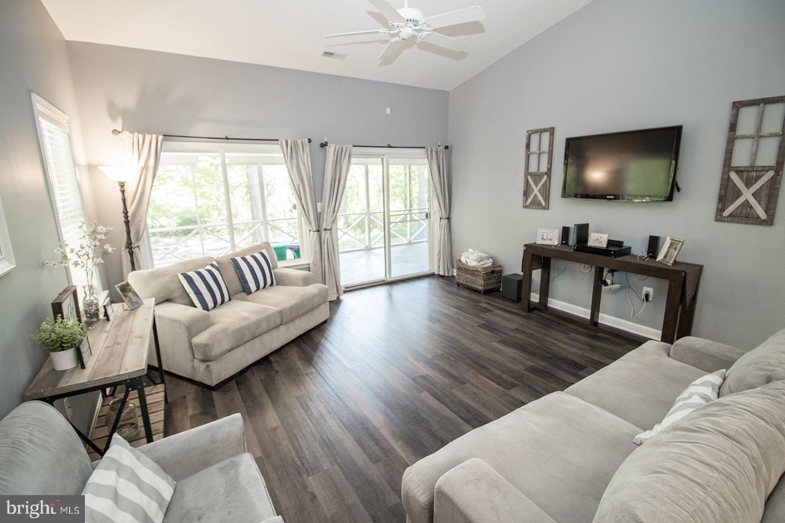 POTOMAC BEACH - Residential