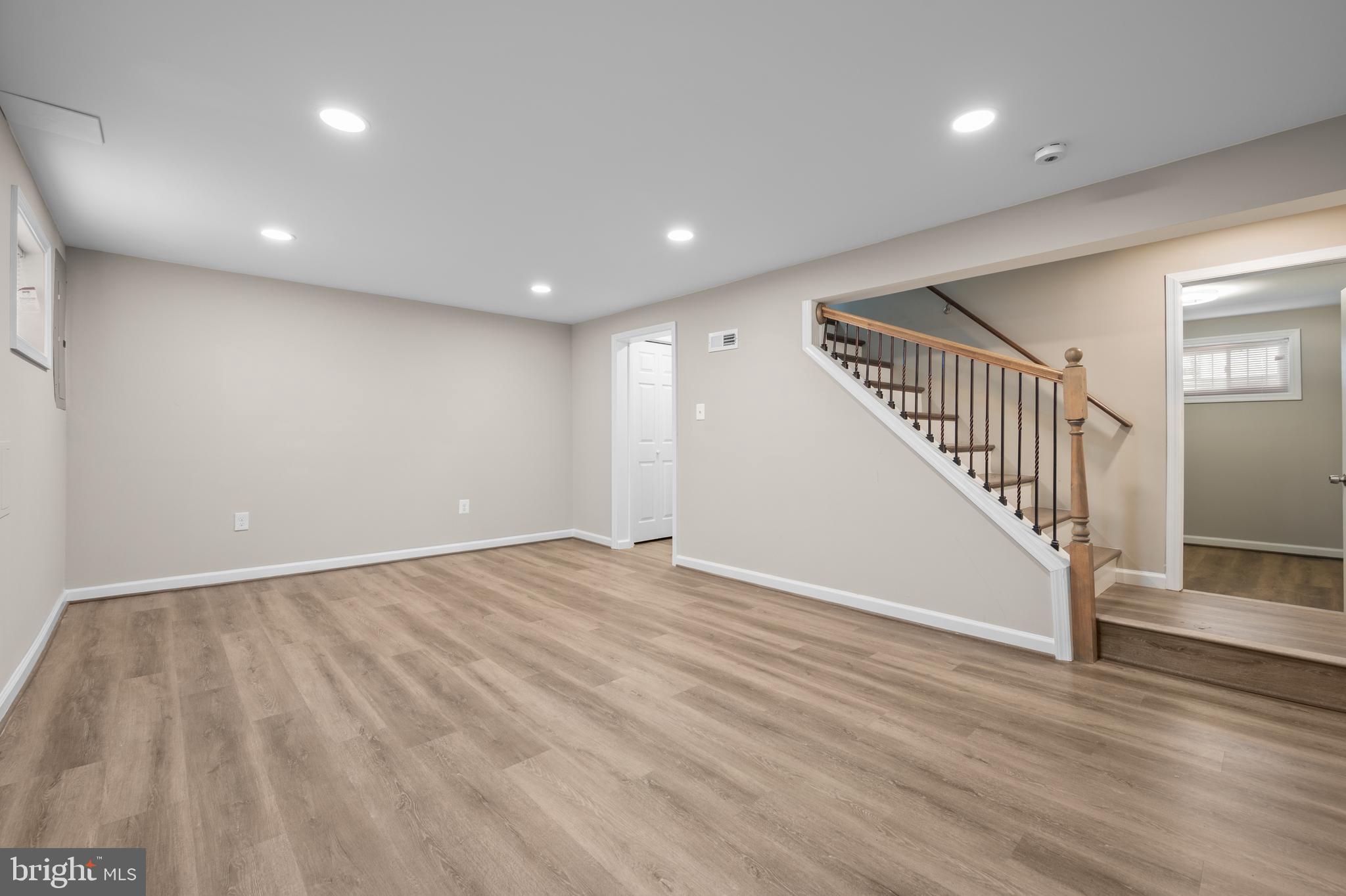 KENT VILLAGE - Residential