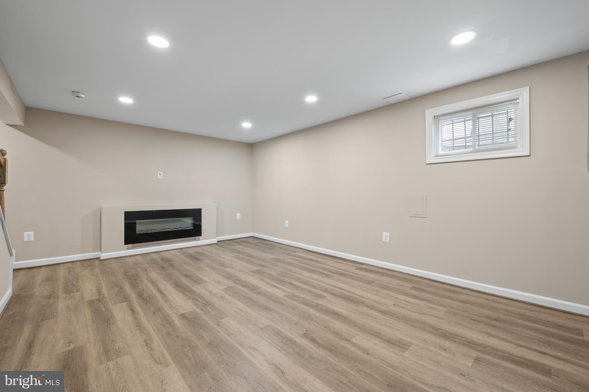 KENT VILLAGE - Residential