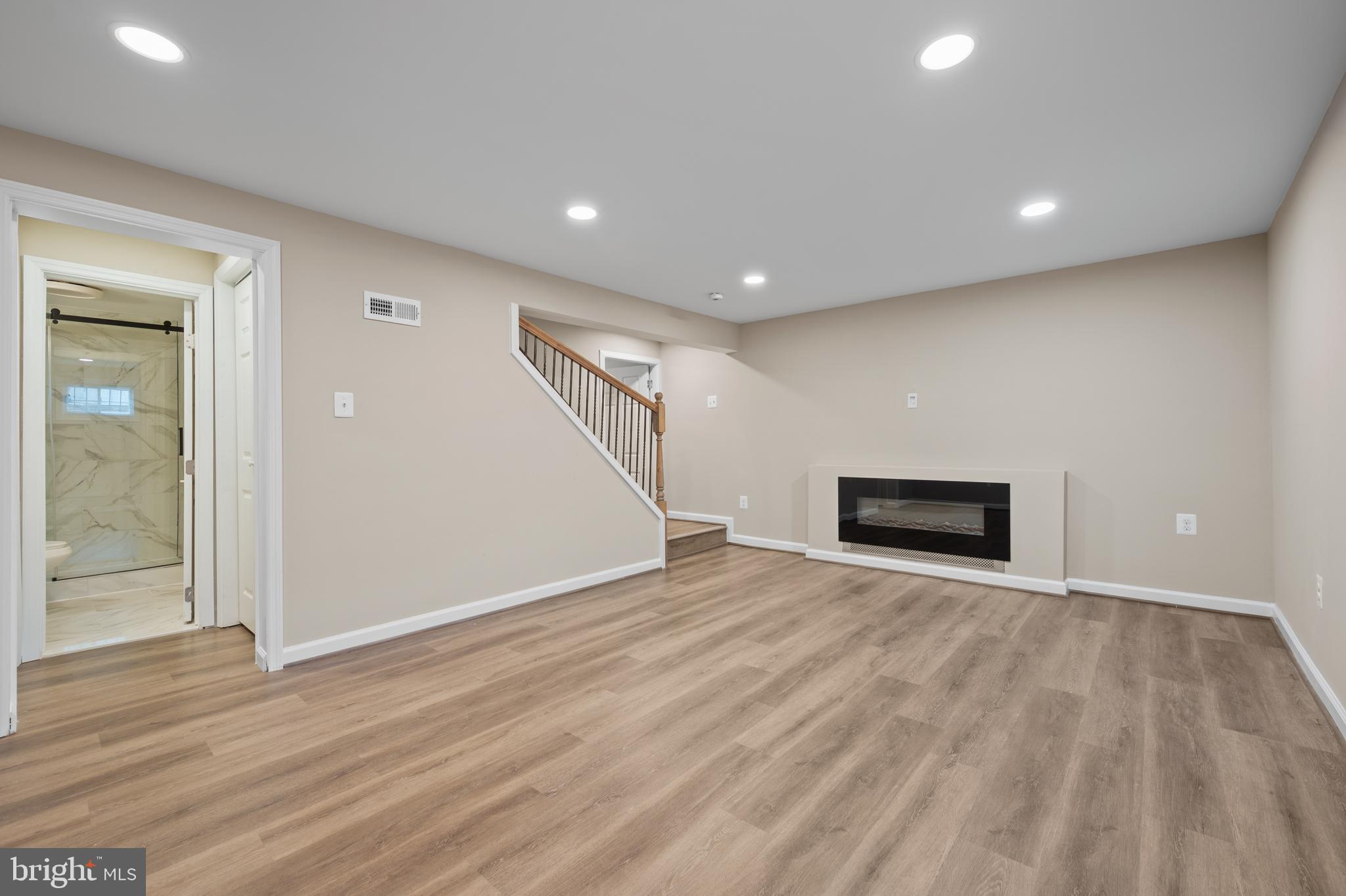 KENT VILLAGE - Residential