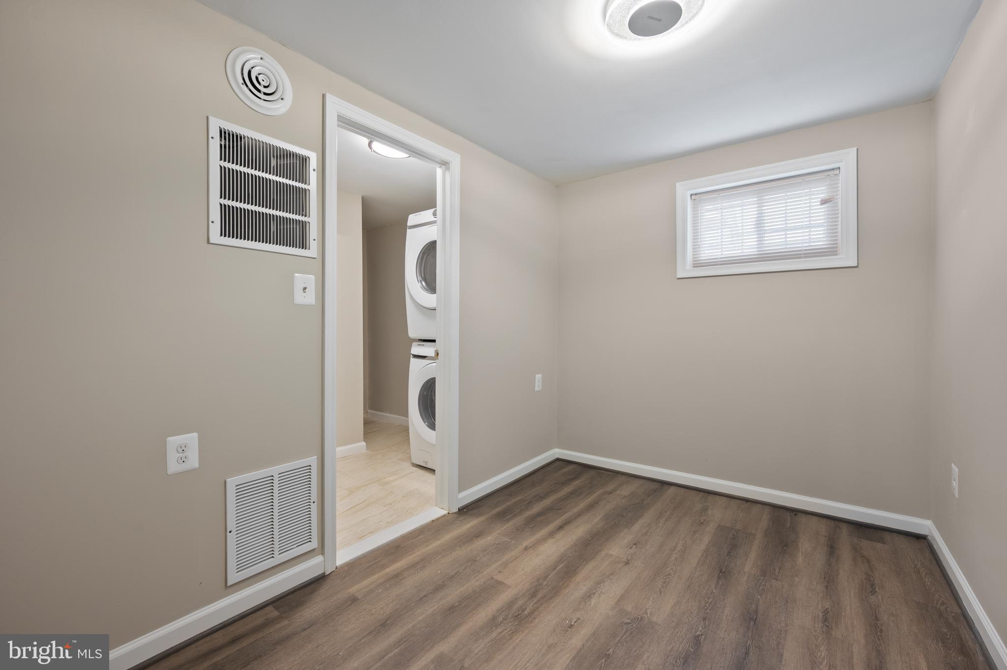 KENT VILLAGE - Residential