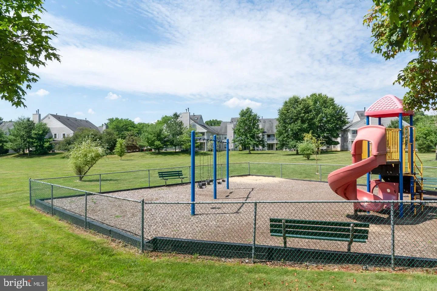 Lawrence, New Jersey 08648, United States, 2 Bedrooms Bedrooms, ,2 BathroomsBathrooms,Residential,Pending,20602