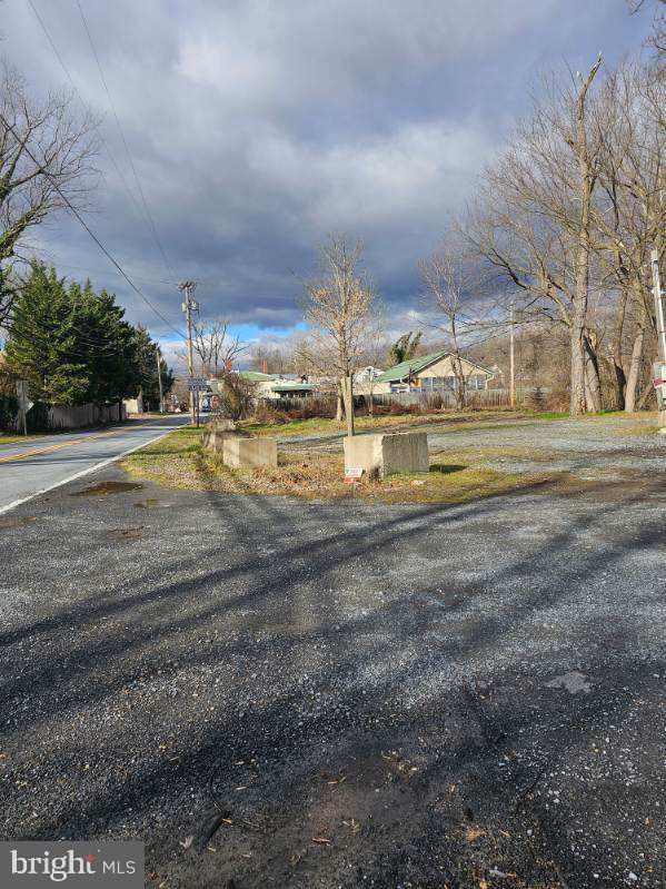 MICHAELS MILL ROAD