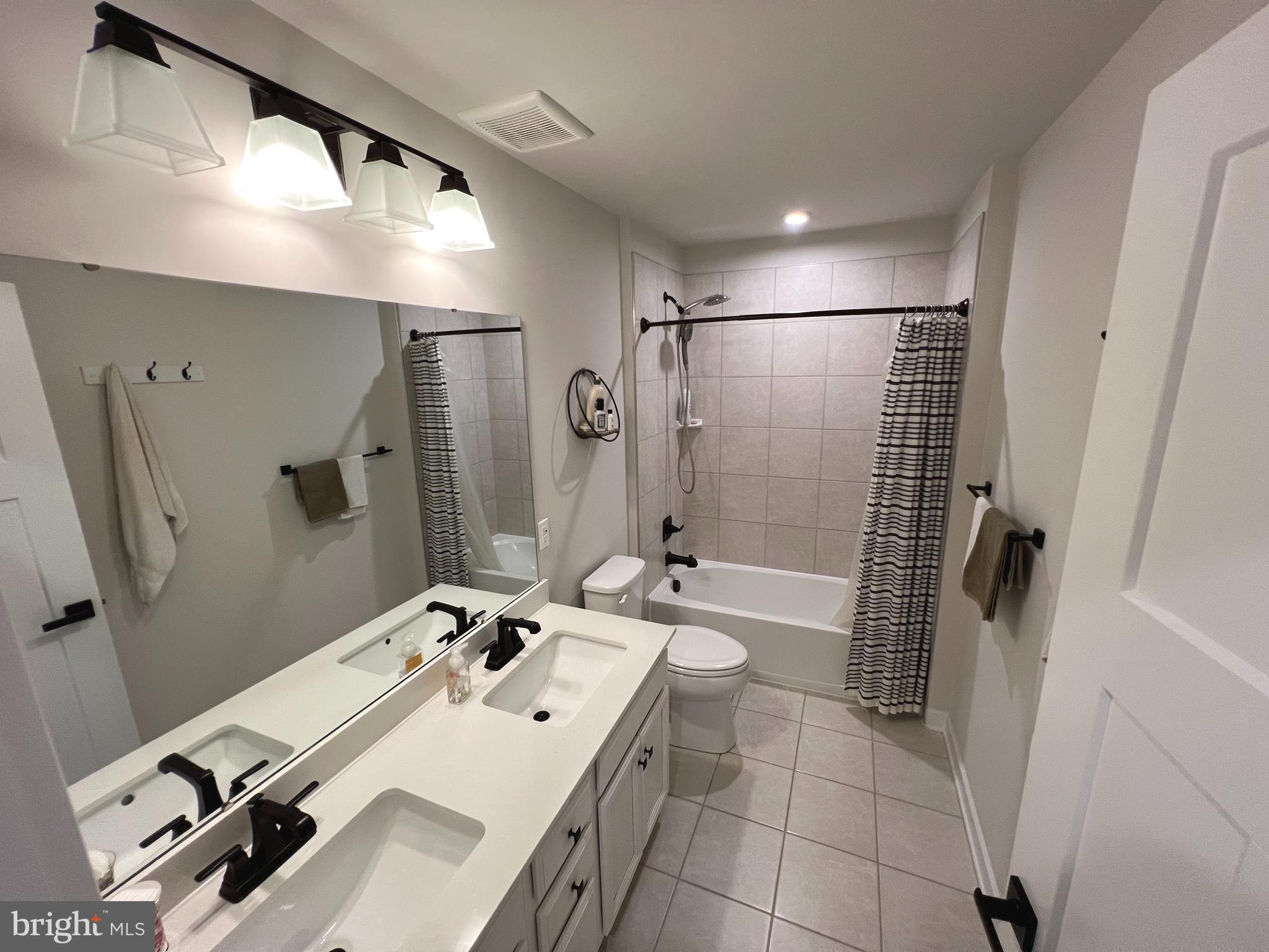 HERITAGE WOODS - Residential Lease