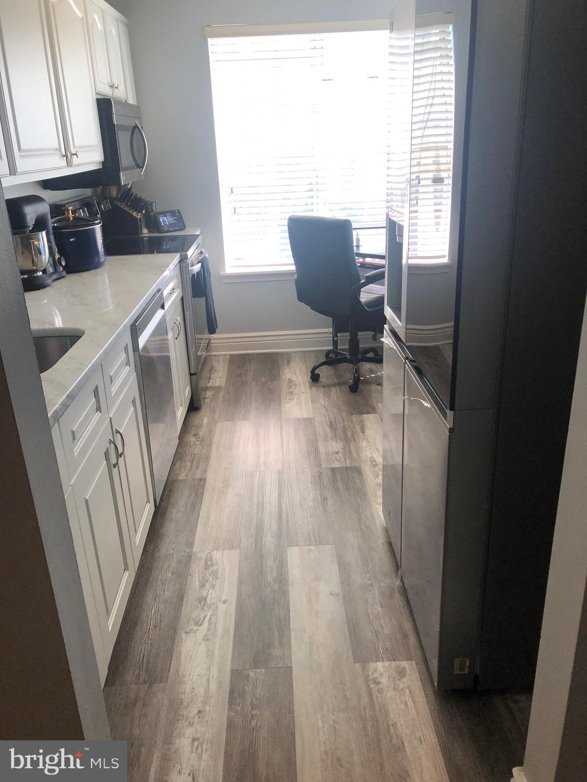 CROMWELL FOUNTAIN - Residential