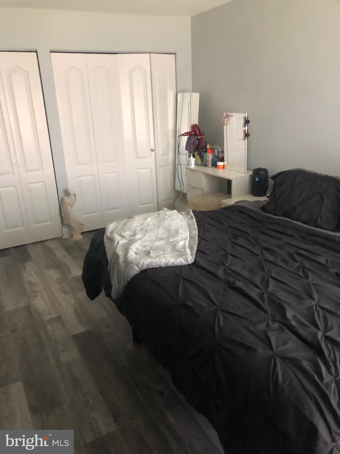 CROMWELL FOUNTAIN - Residential