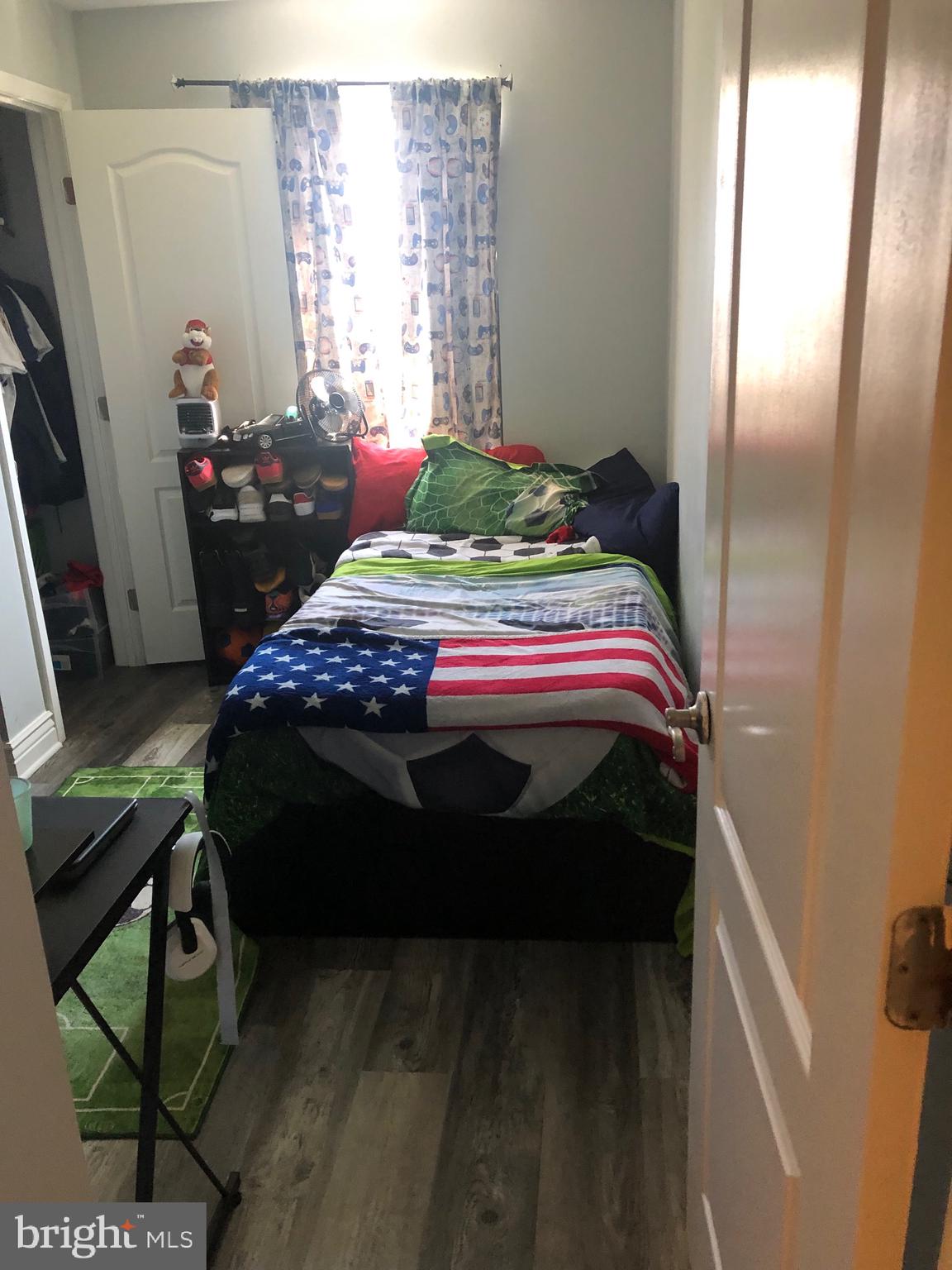 CROMWELL FOUNTAIN - Residential