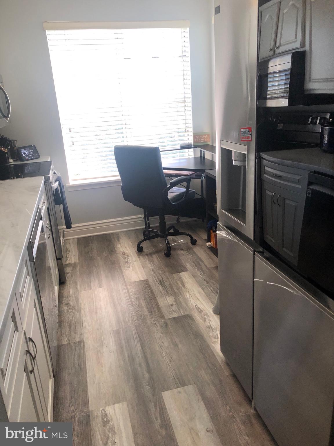 CROMWELL FOUNTAIN - Residential