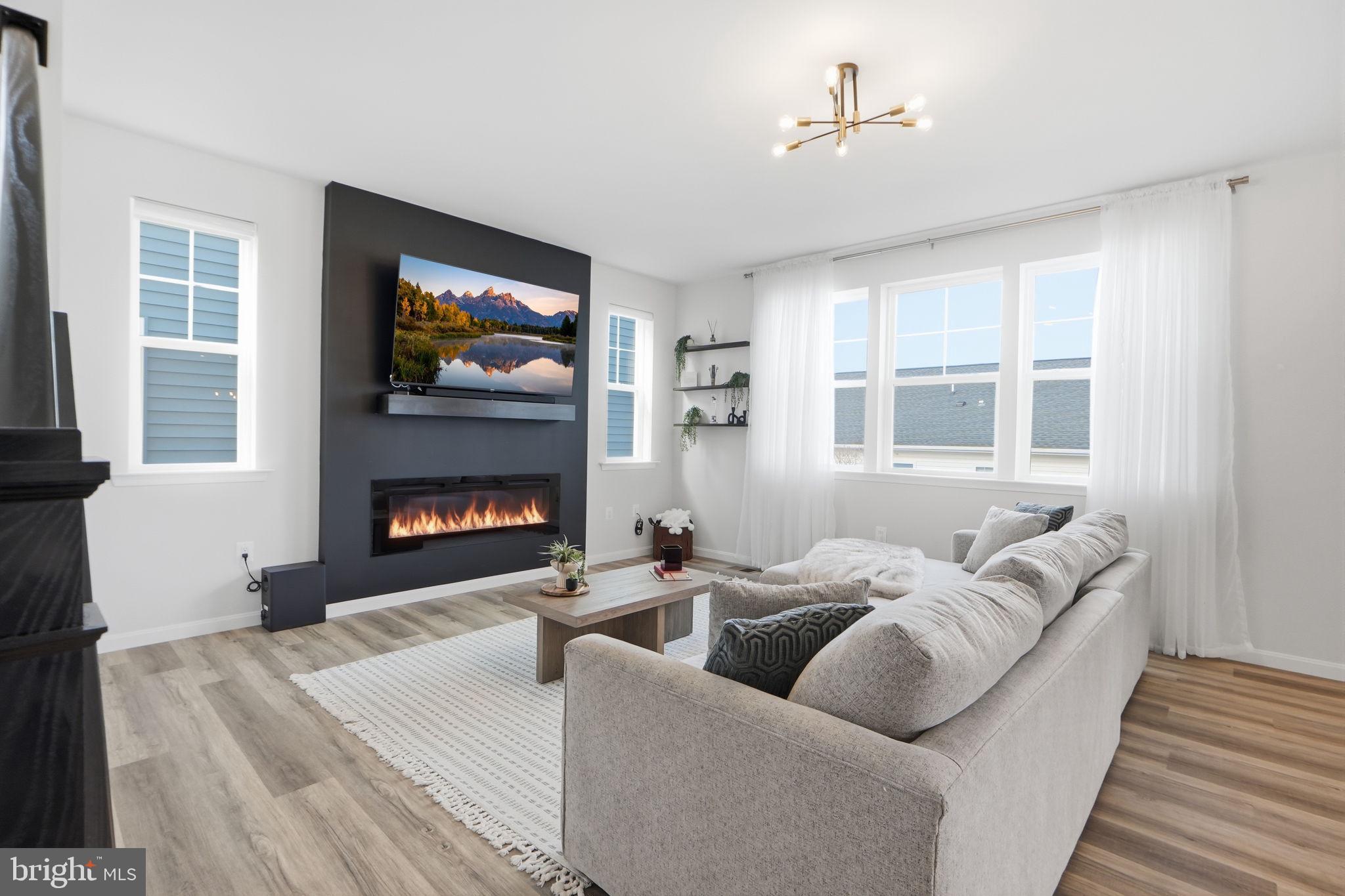 RAVEN OAKS - Residential