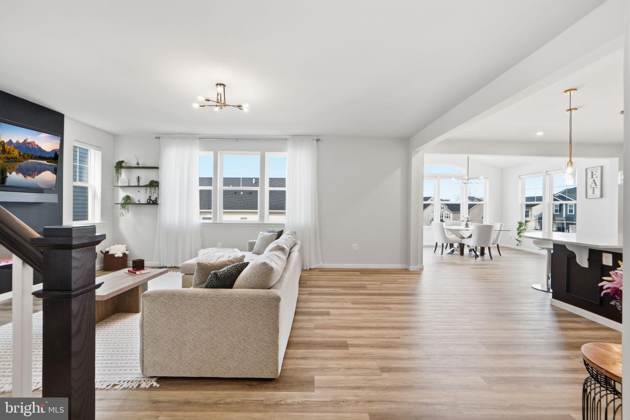 RAVEN OAKS - Residential