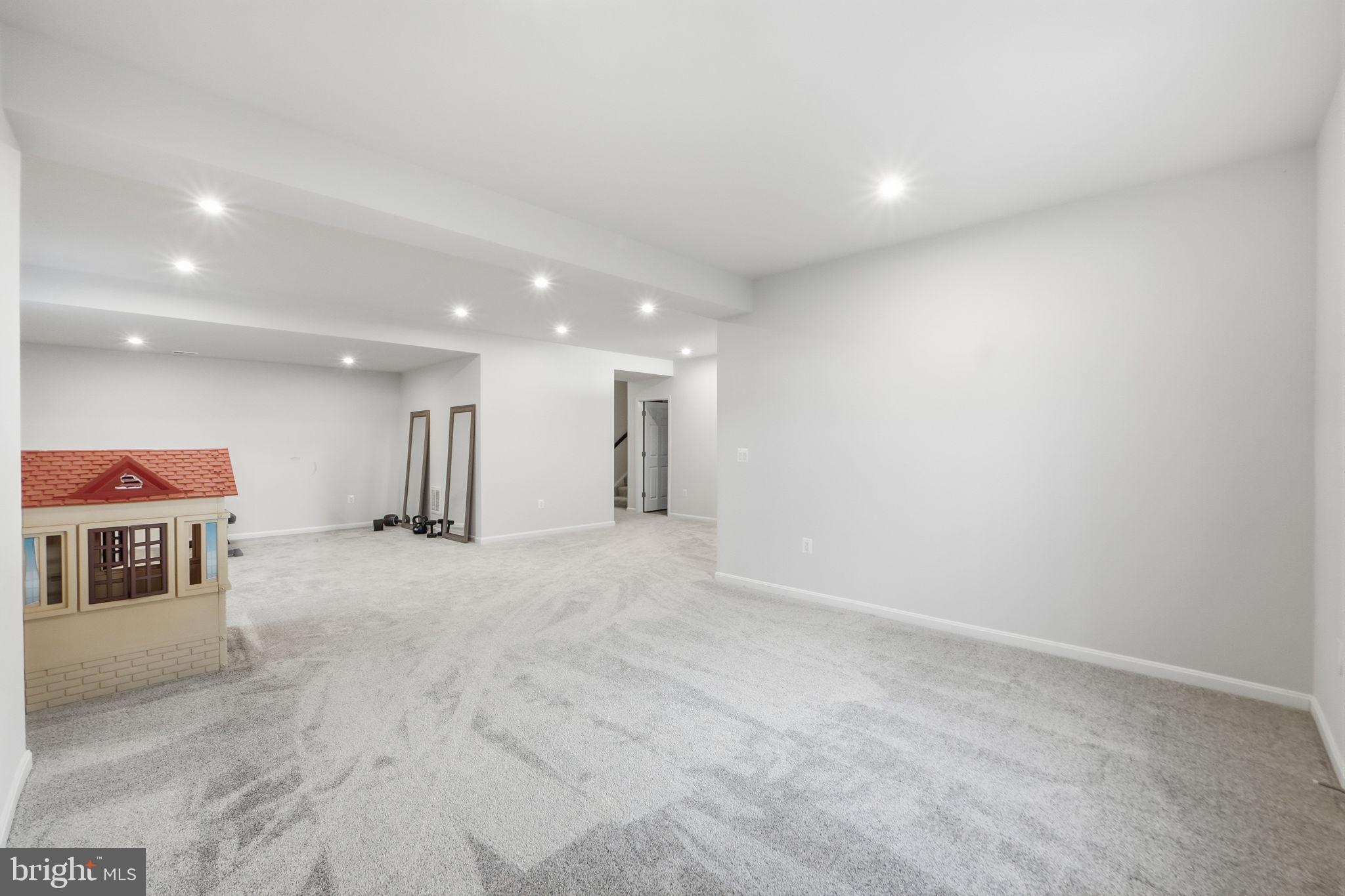 RAVEN OAKS - Residential