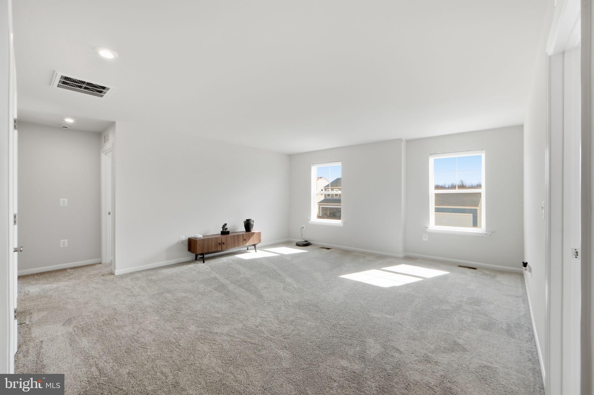 RAVEN OAKS - Residential