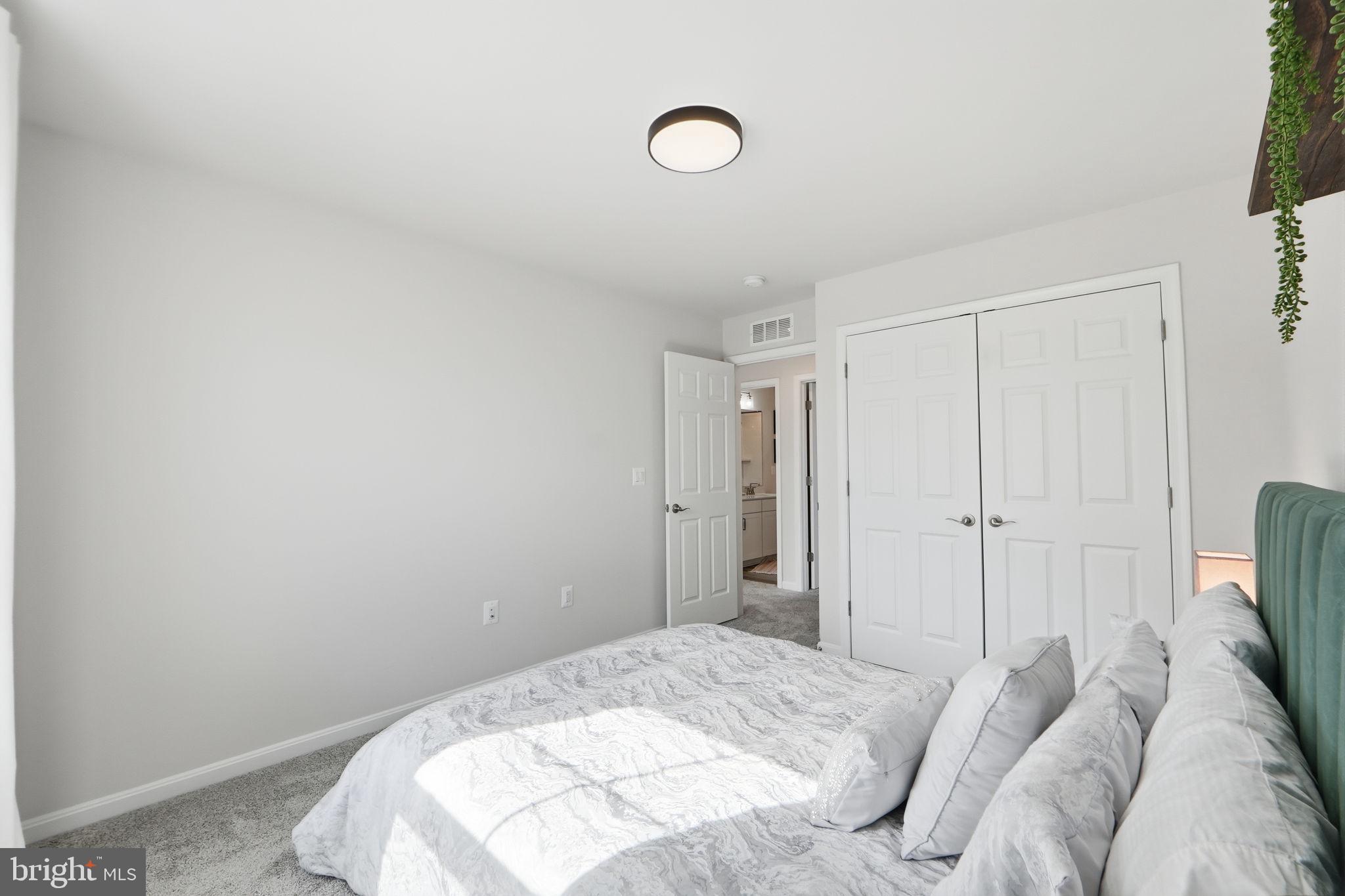 RAVEN OAKS - Residential