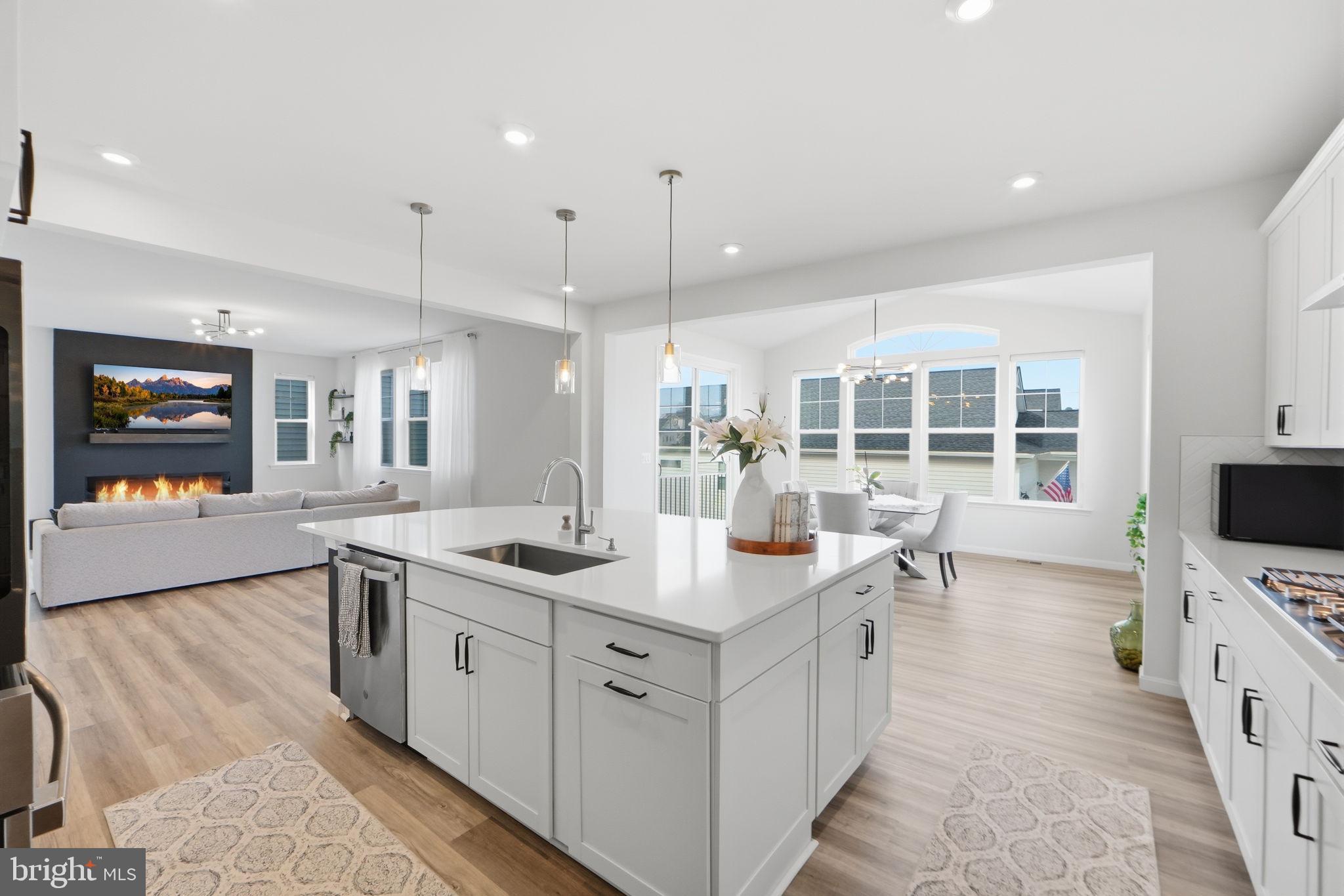 RAVEN OAKS - Residential