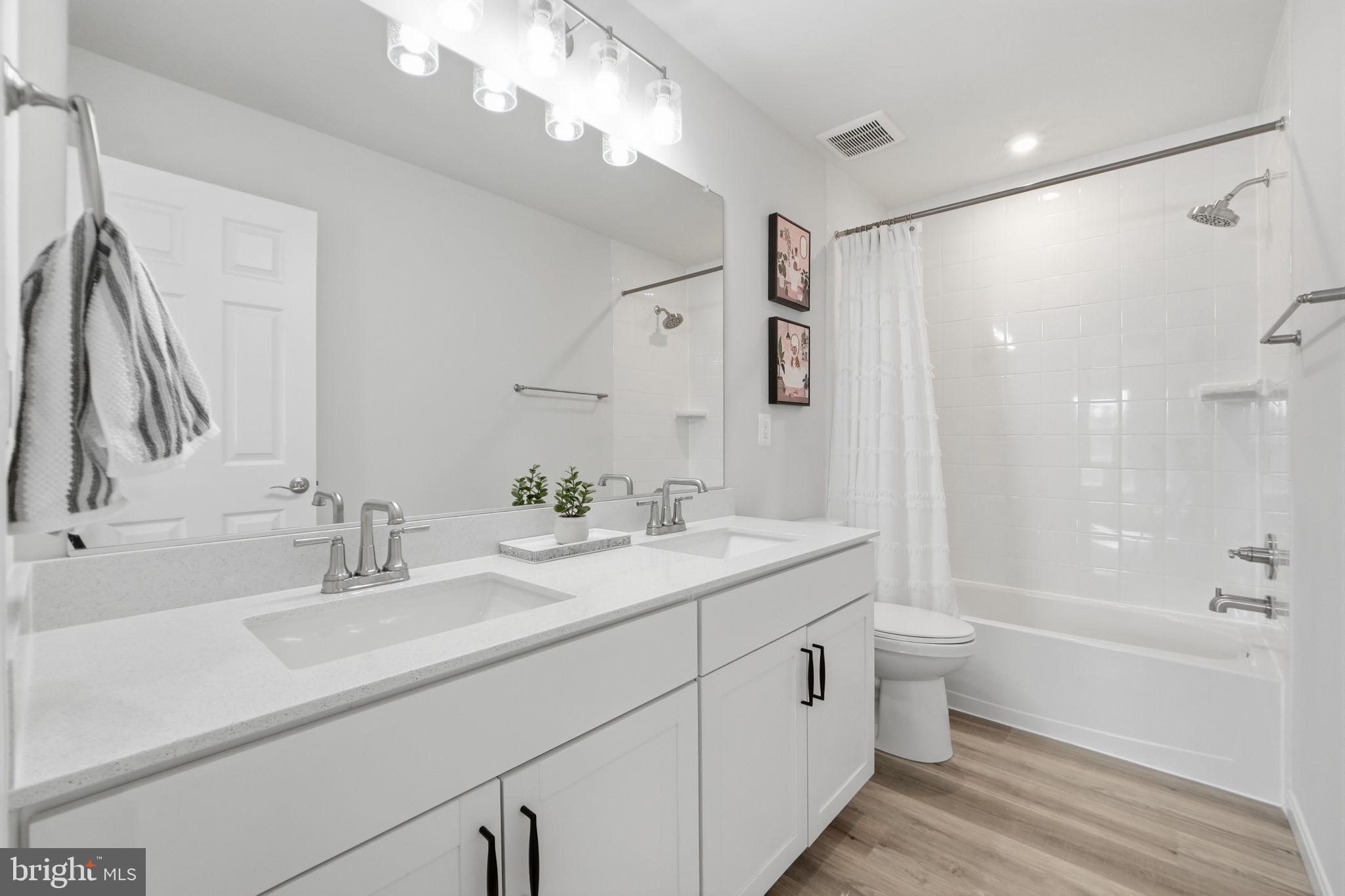 RAVEN OAKS - Residential