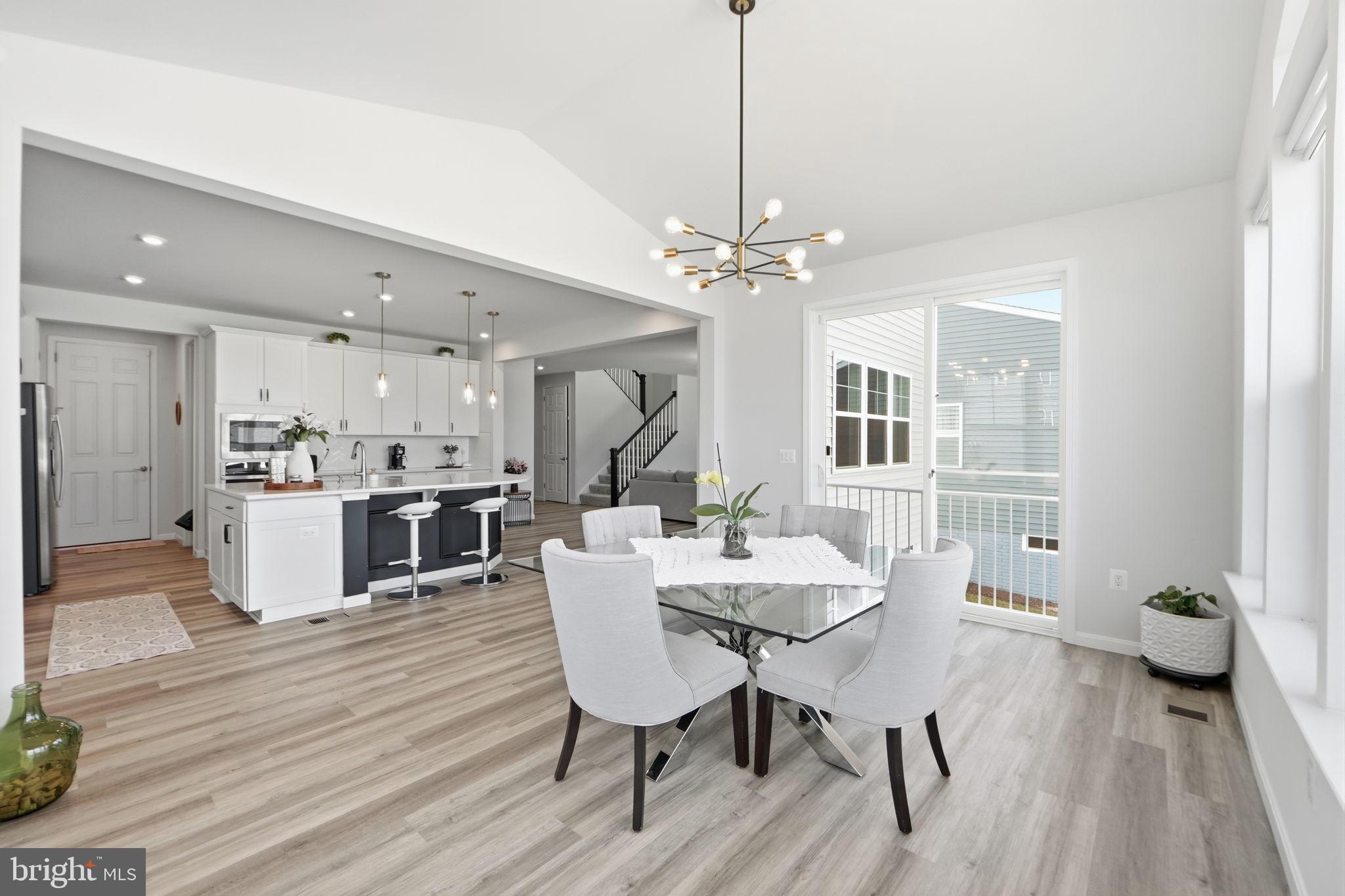 RAVEN OAKS - Residential