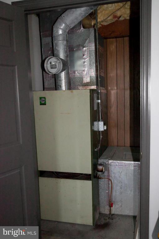AKRON - Commercial Sale