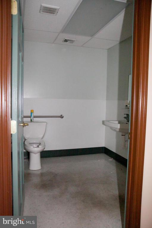 AKRON - Commercial Sale