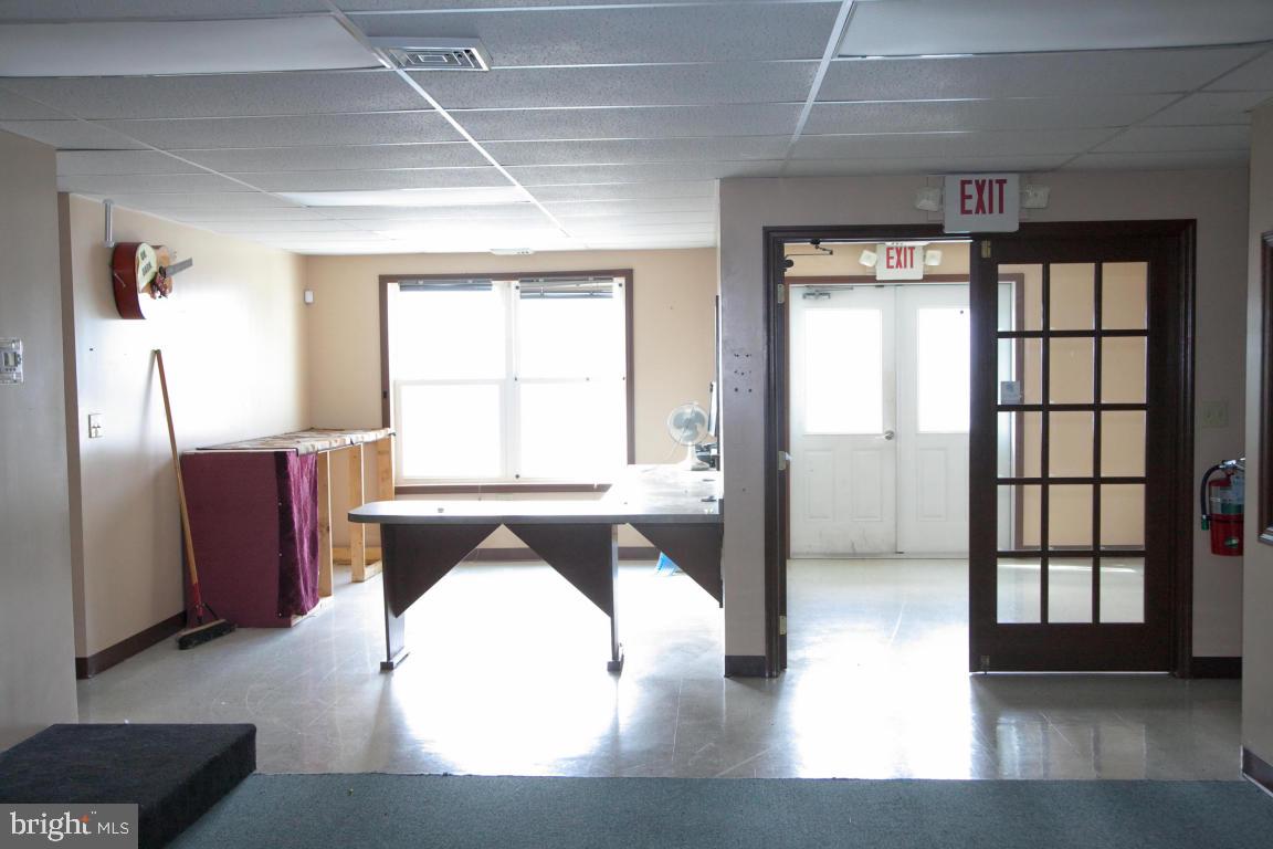 AKRON - Commercial Sale