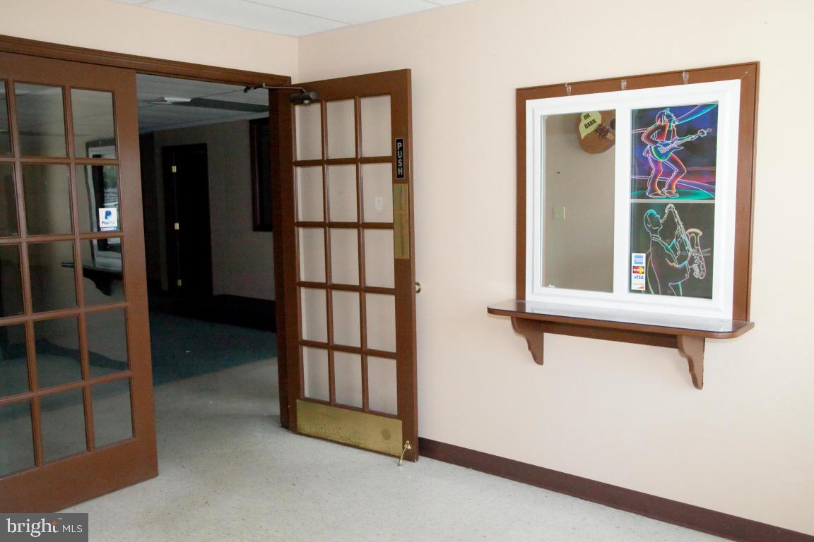 AKRON - Commercial Sale