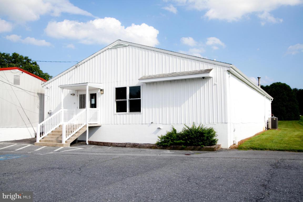 AKRON - Commercial Sale