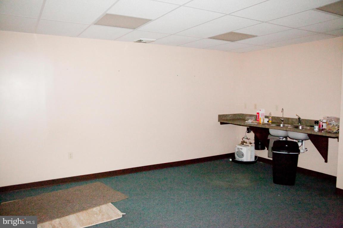 AKRON - Commercial Sale