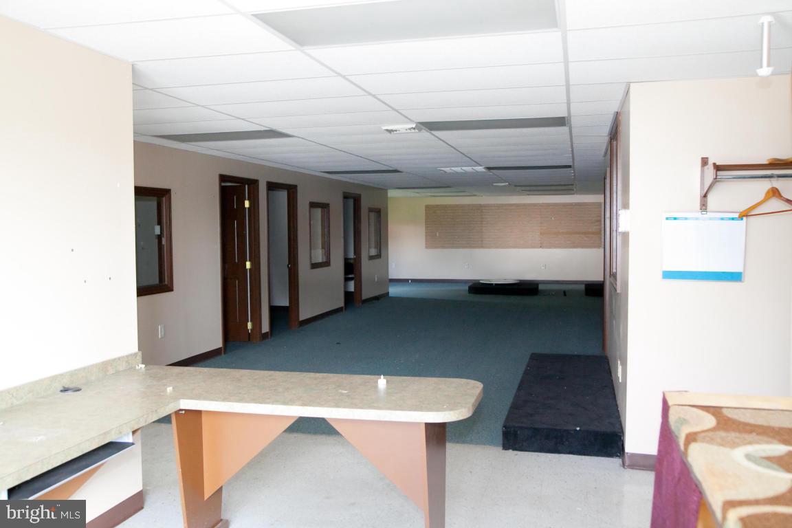 AKRON - Commercial Sale