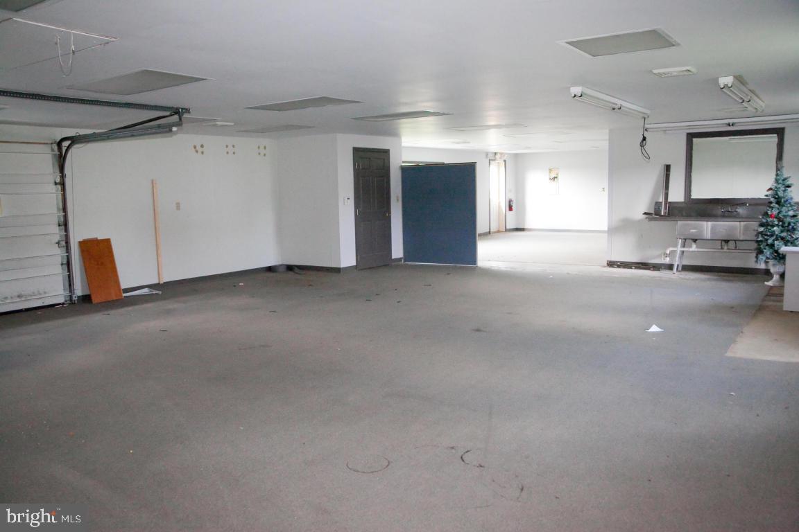 AKRON - Commercial Sale