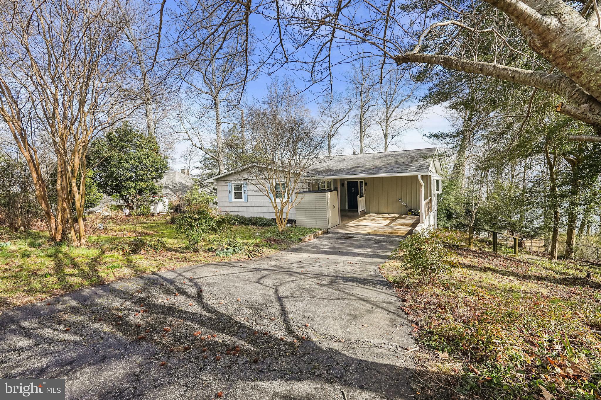 COVE LAKE - Residential