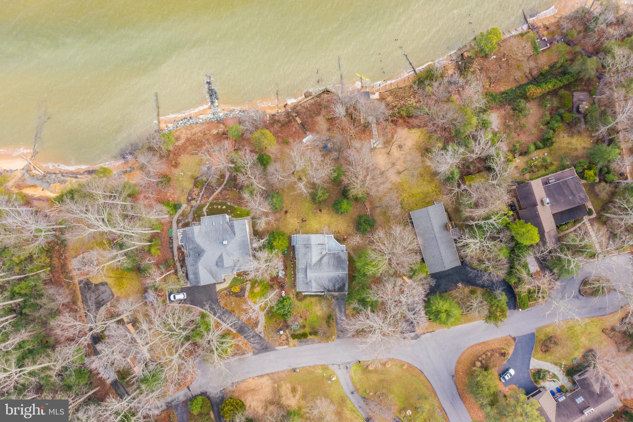 COVE LAKE - Residential