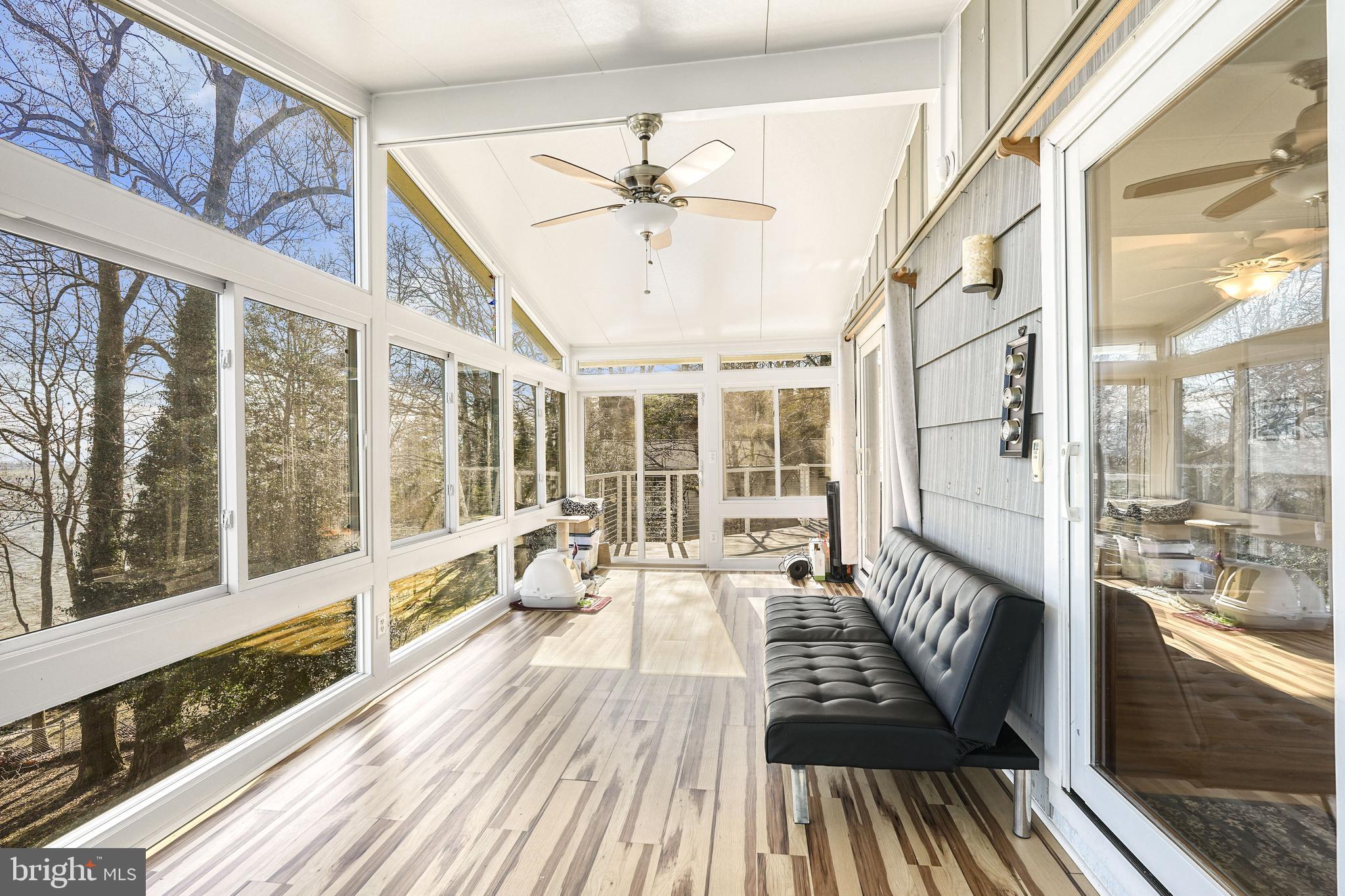 COVE LAKE - Residential