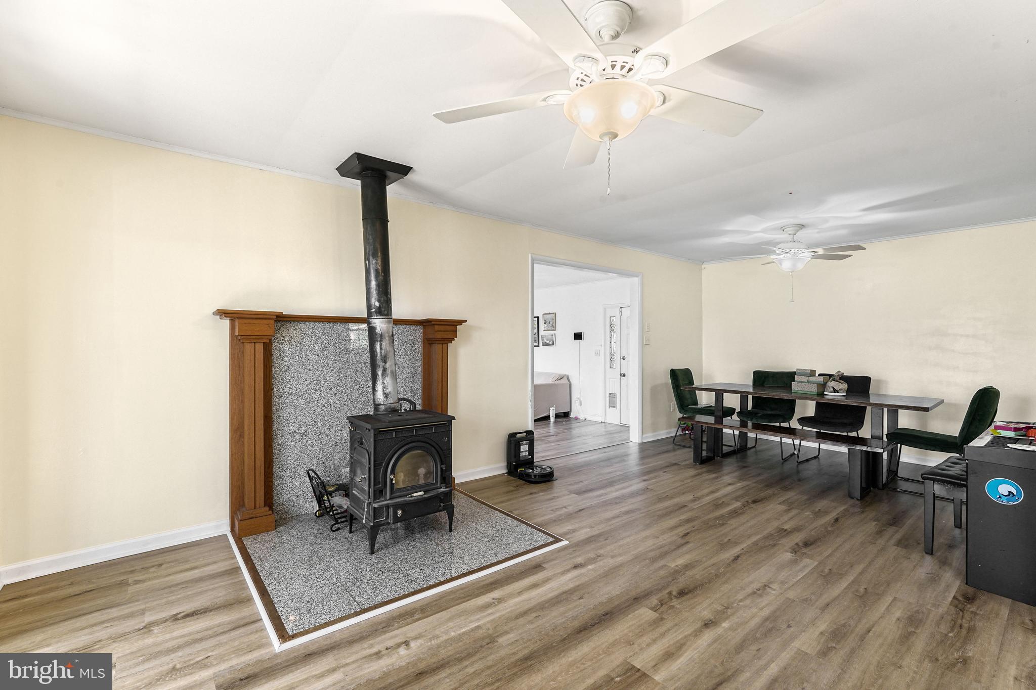 COVE LAKE - Residential