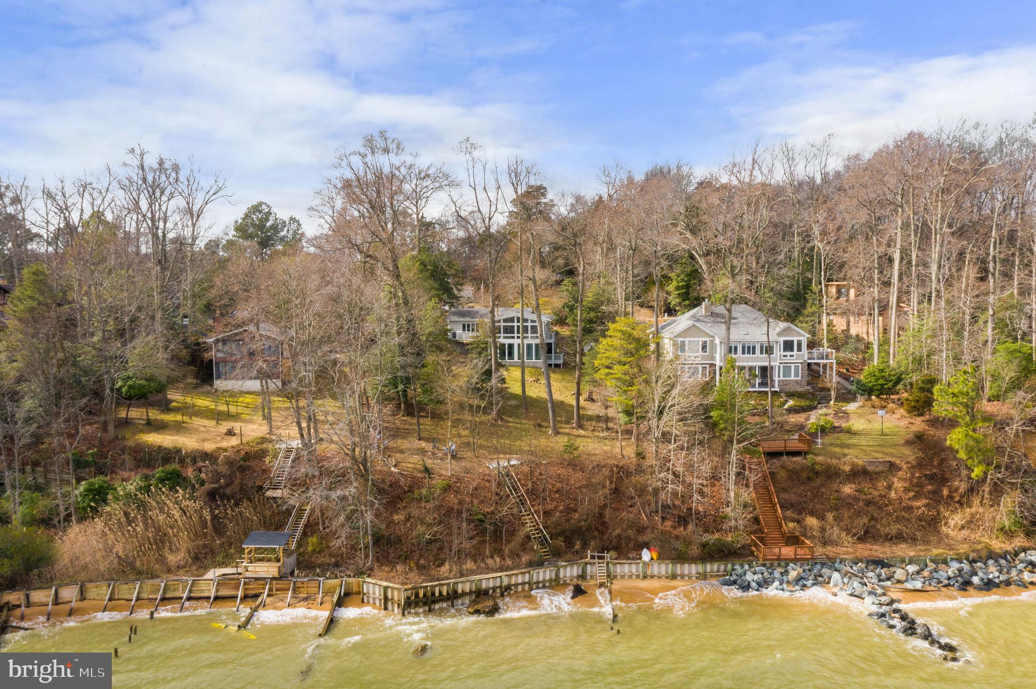 COVE LAKE - Residential