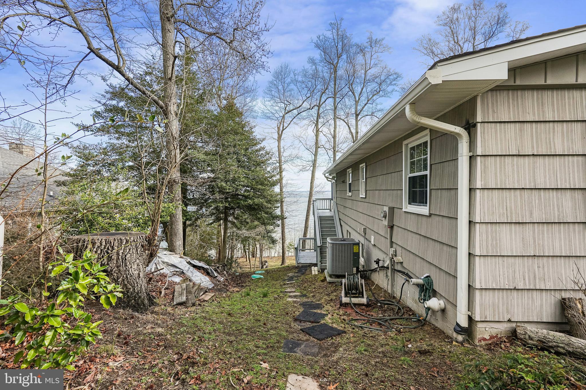 COVE LAKE - Residential