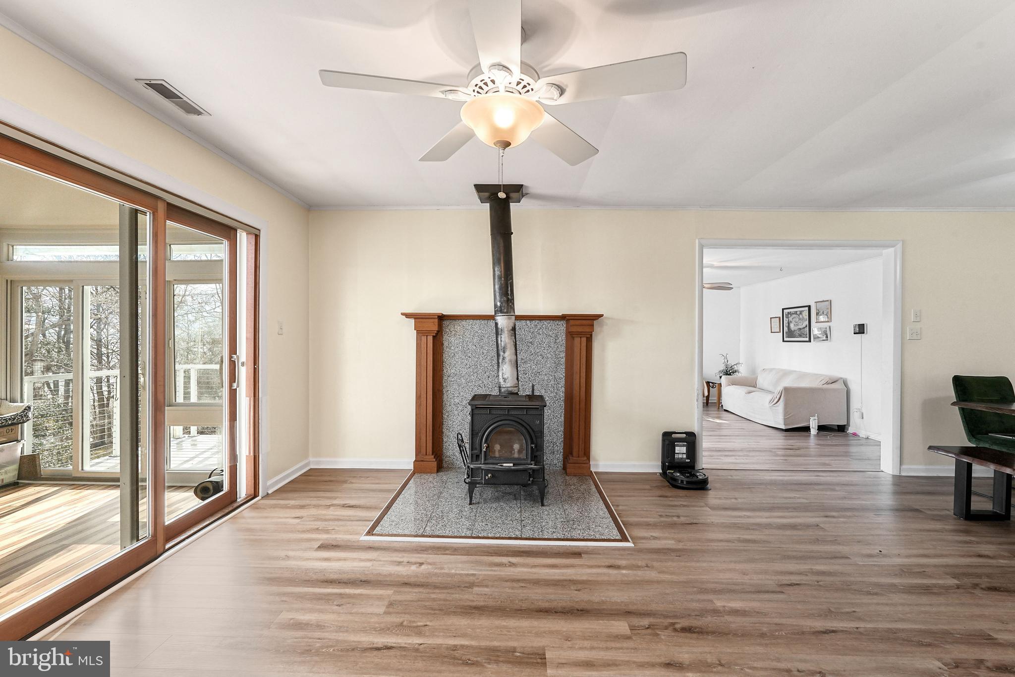 COVE LAKE - Residential