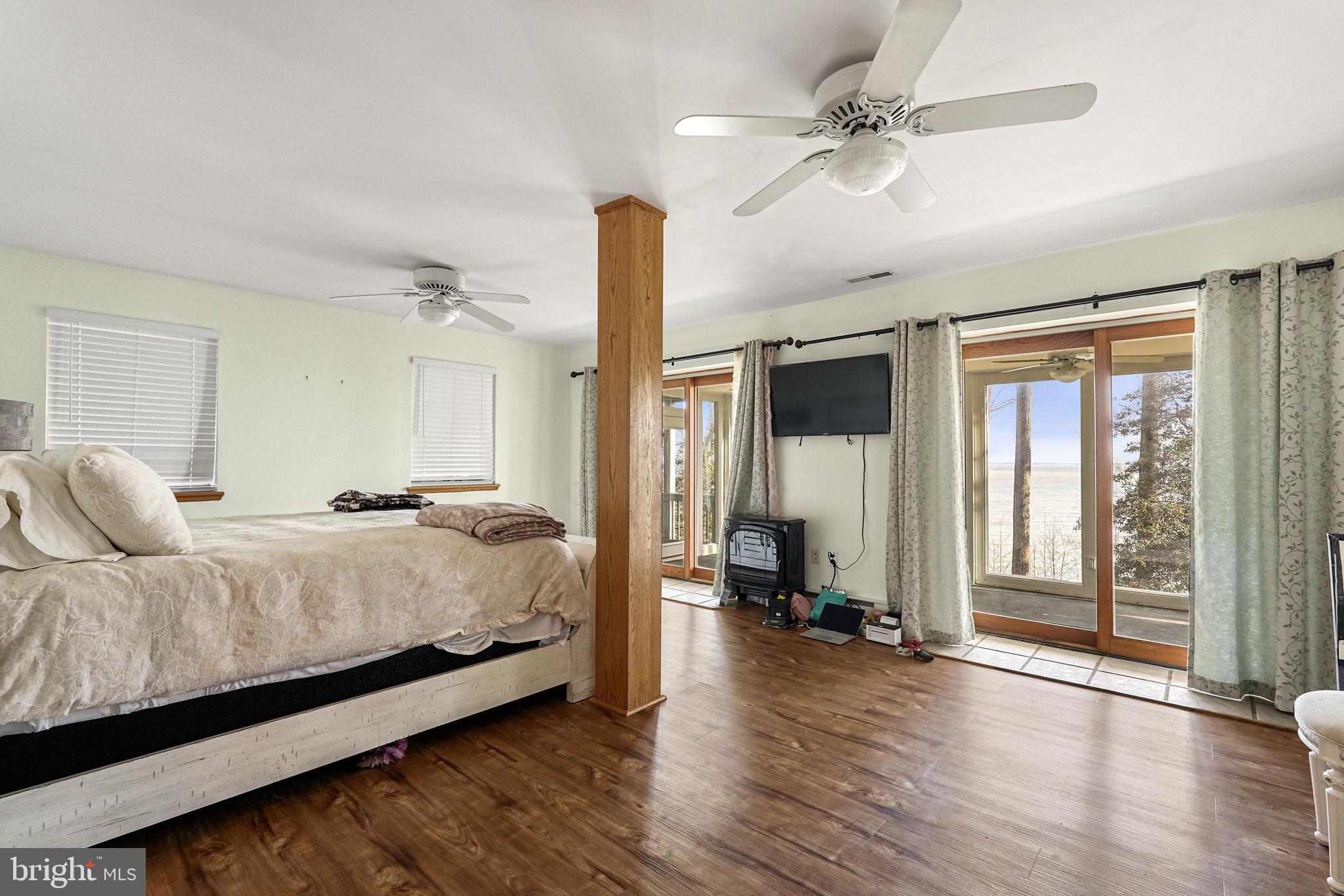 COVE LAKE - Residential