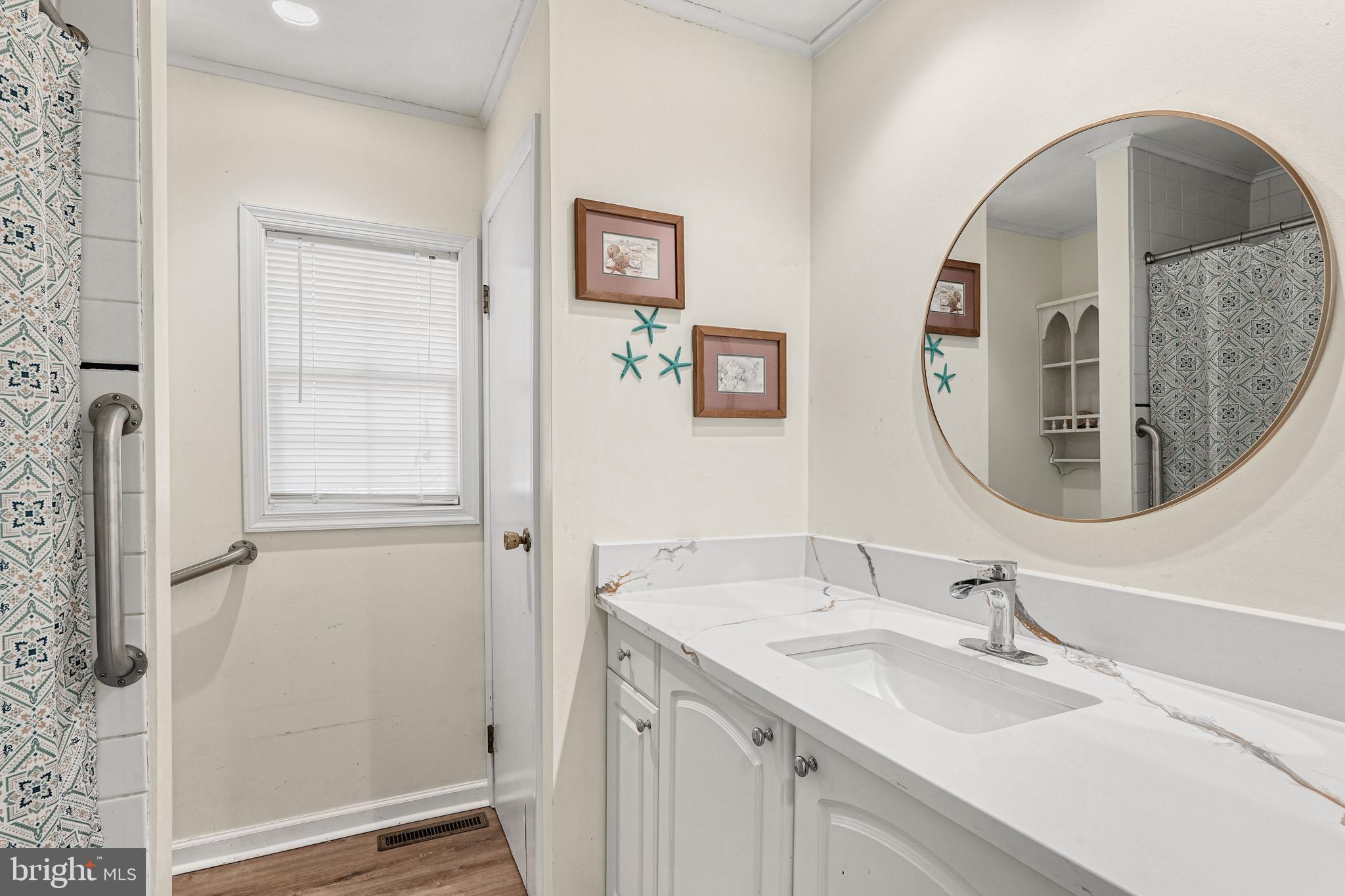 COVE LAKE - Residential