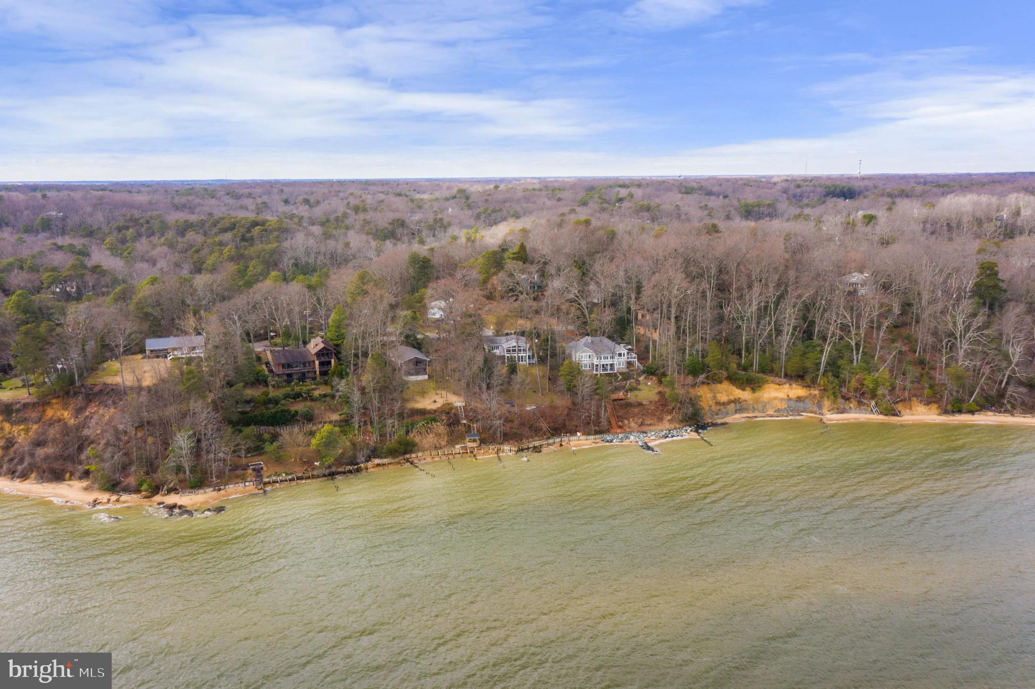 COVE LAKE - Residential