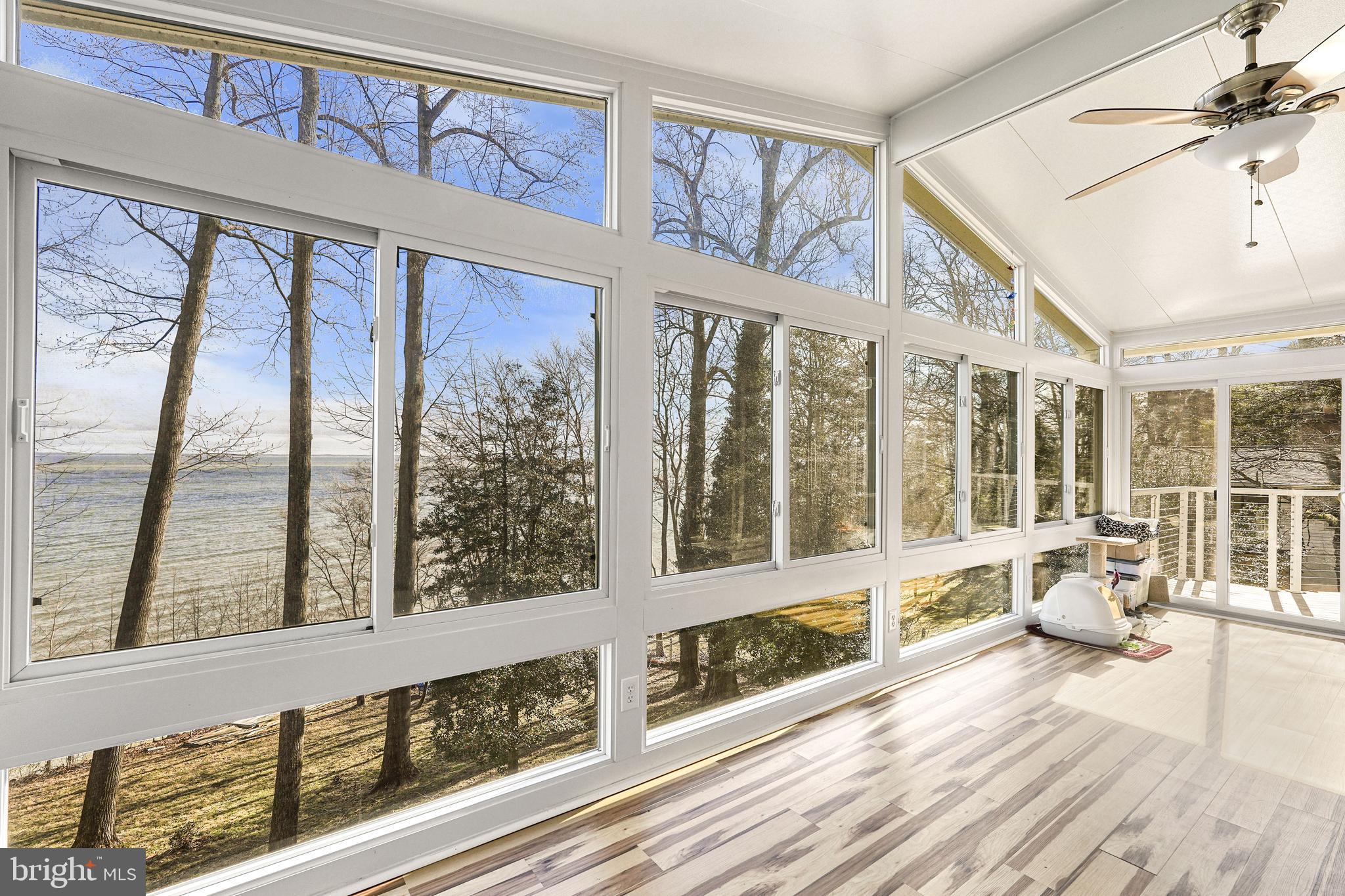 COVE LAKE - Residential