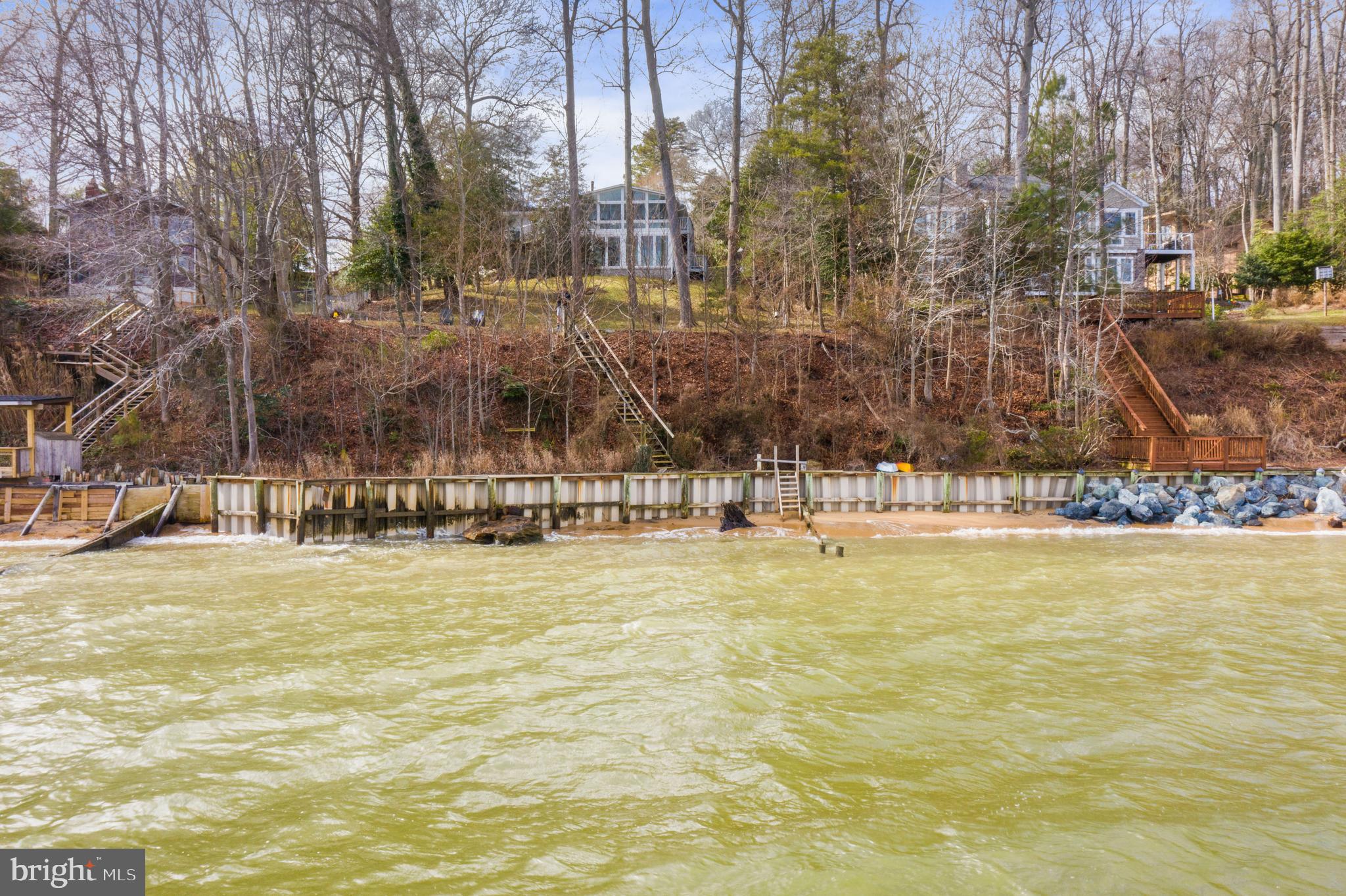 COVE LAKE - Residential