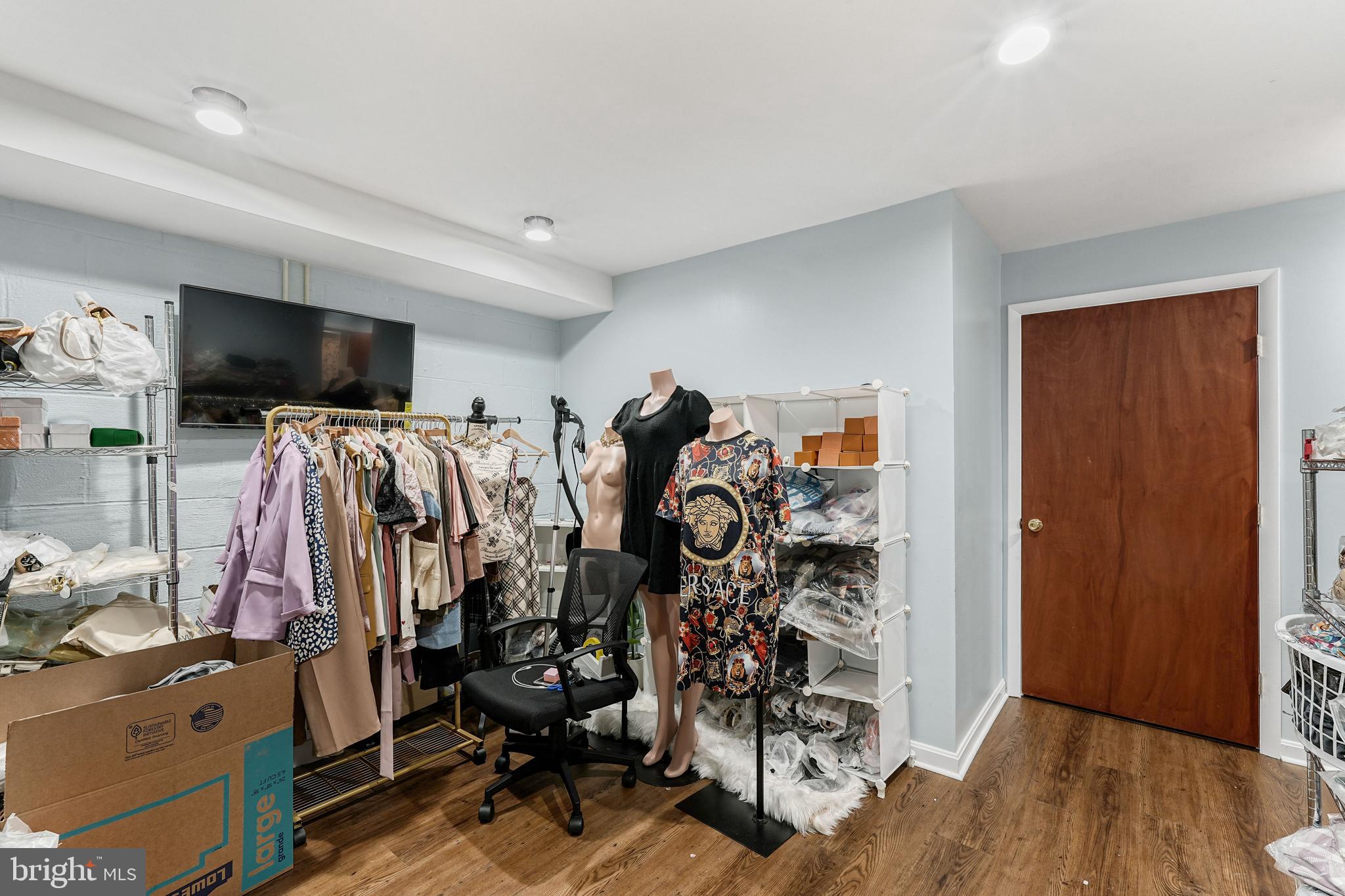 COVE LAKE - Residential