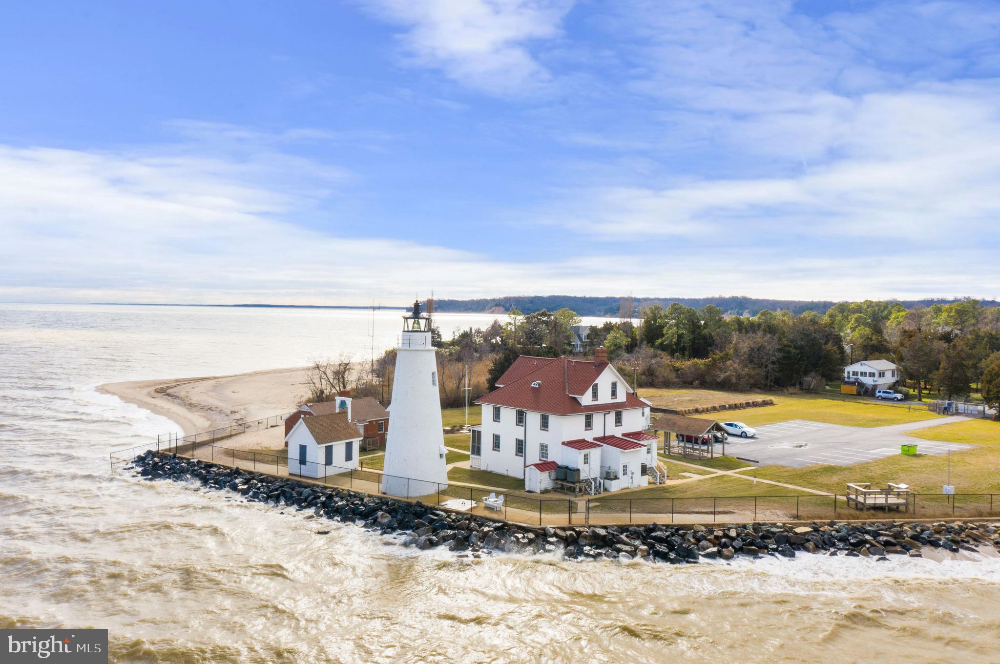 COVE LAKE - Residential
