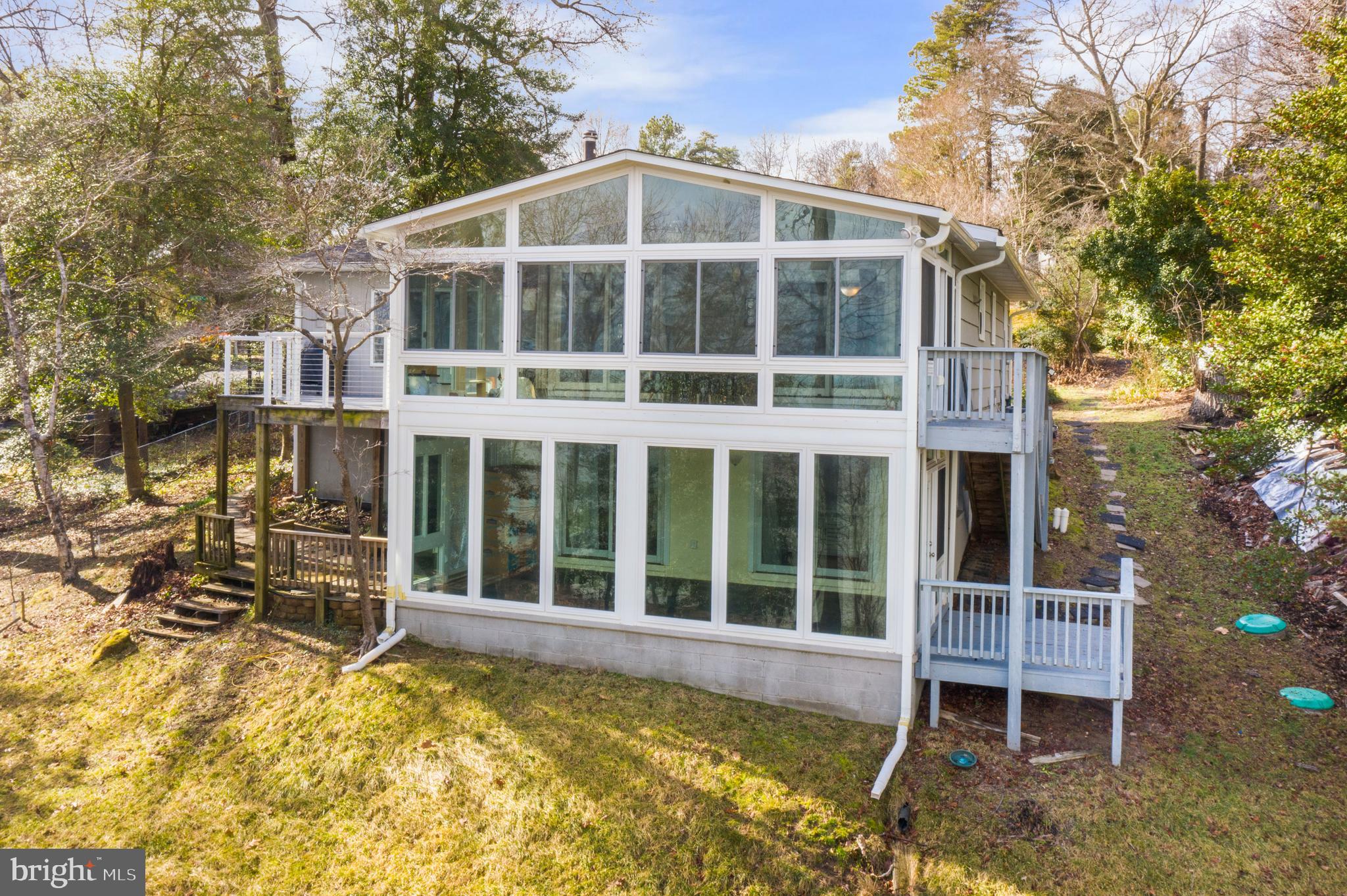 COVE LAKE - Residential