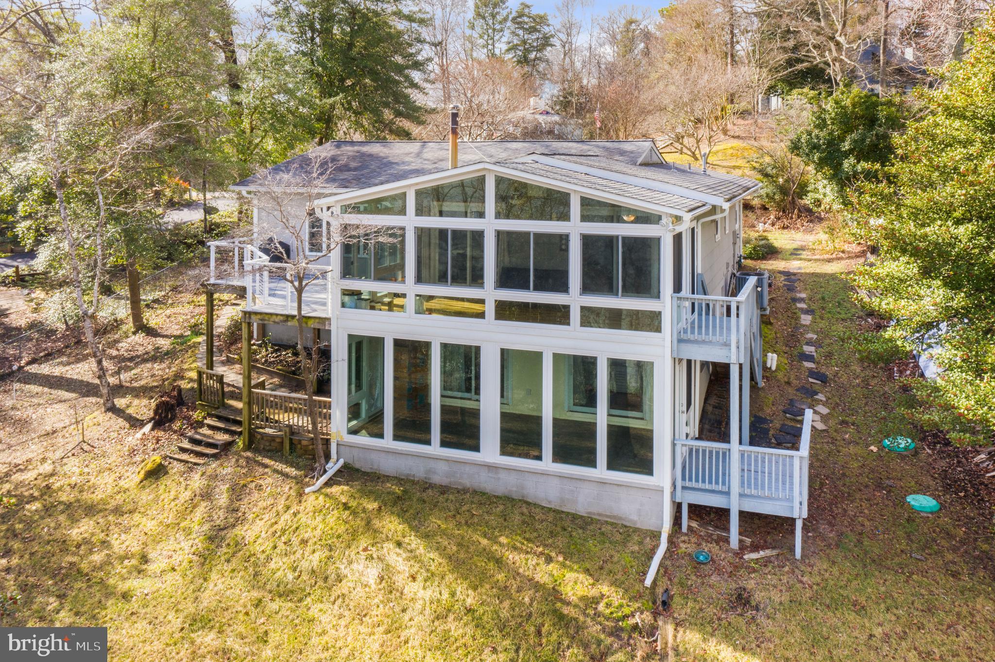 COVE LAKE - Residential