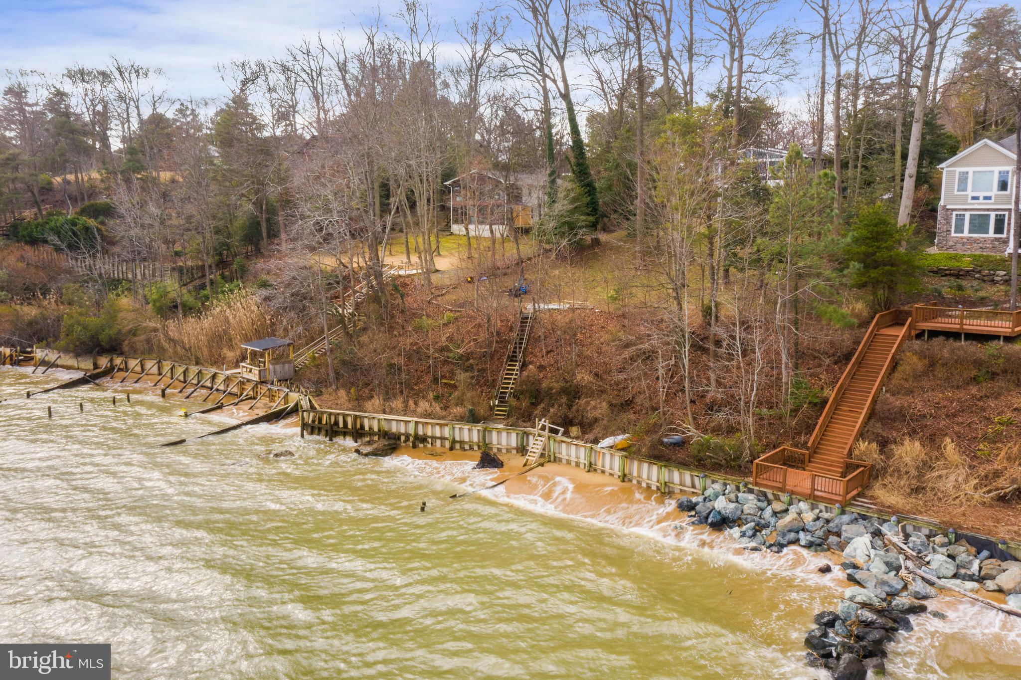 COVE LAKE - Residential